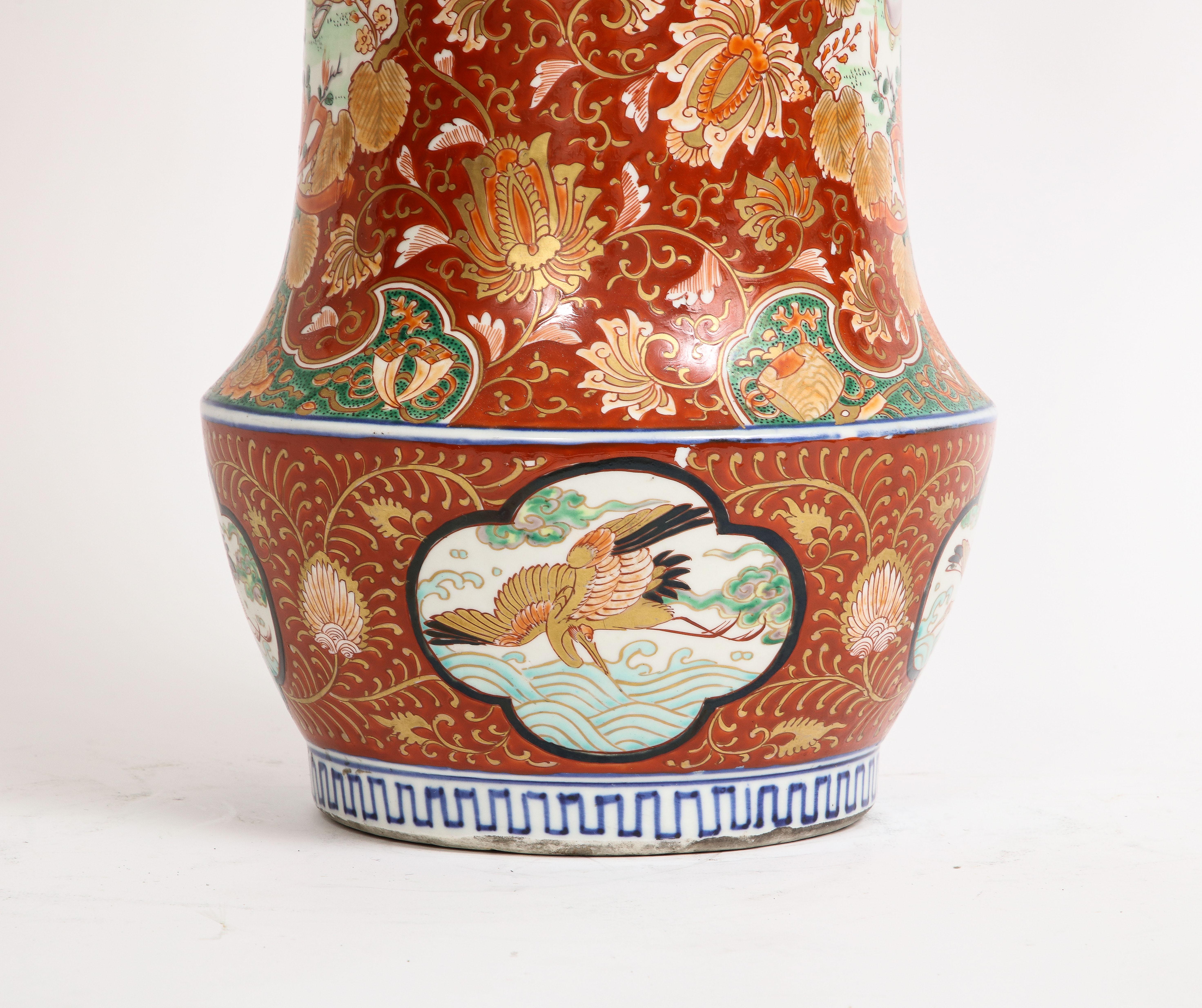  Vase en porcelaine japonaise Kutani de la période Meiji, taille palais, 1880 en vente 5