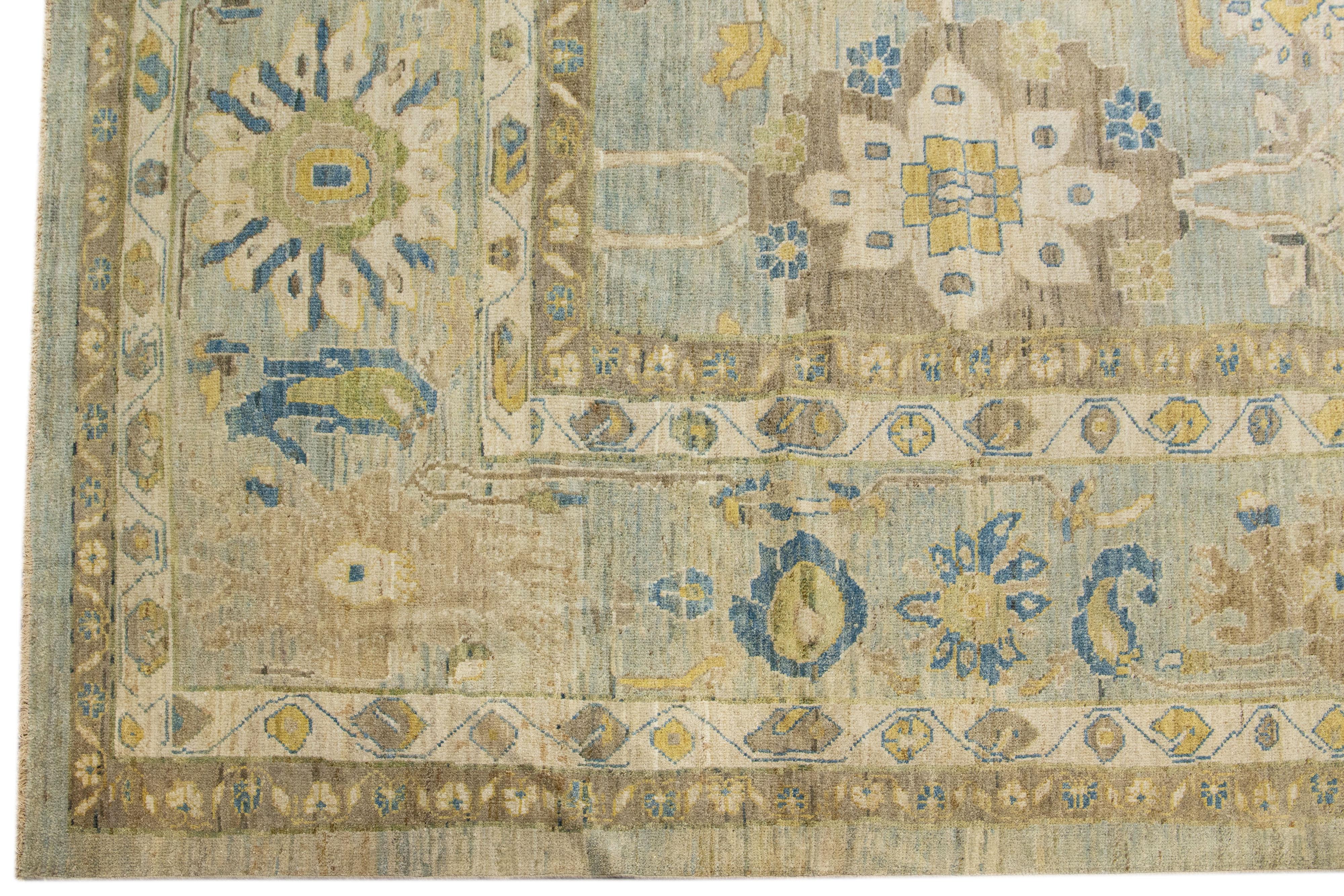 Noué à la main Tapis moderne en laine Sultanabad à motifs floraux bleu, taille palais en vente