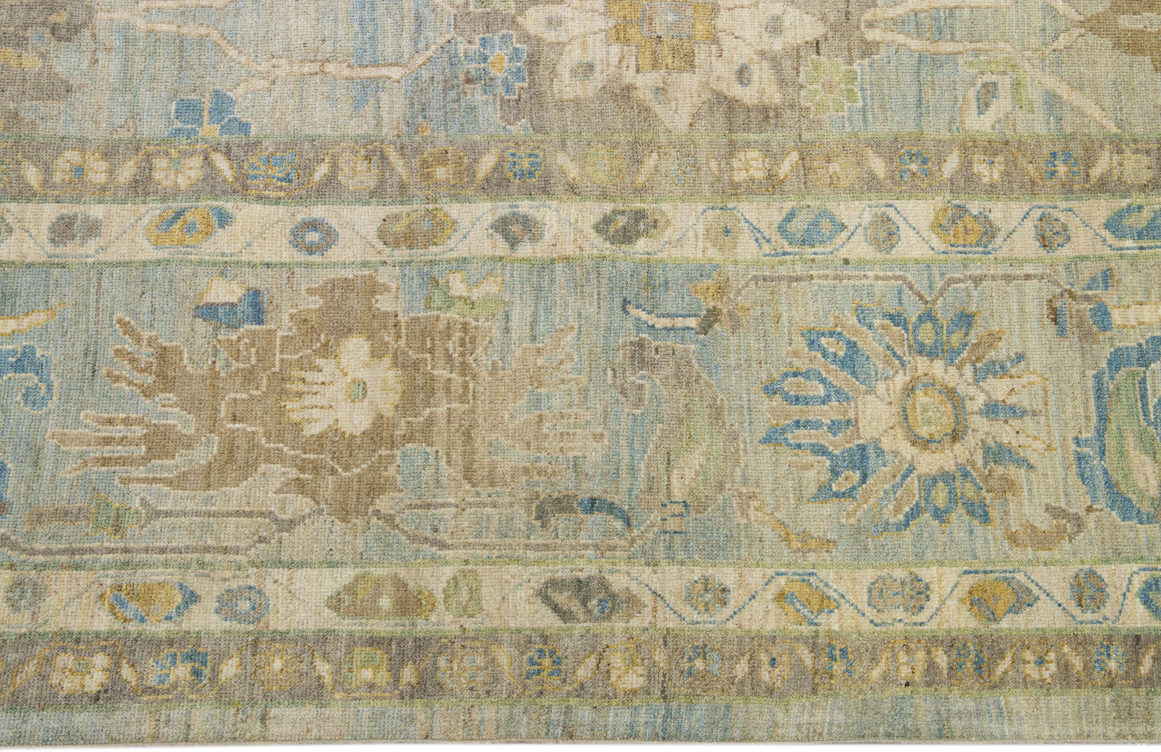 Tapis moderne en laine Sultanabad à motifs floraux bleu, taille palais Neuf - En vente à Norwalk, CT