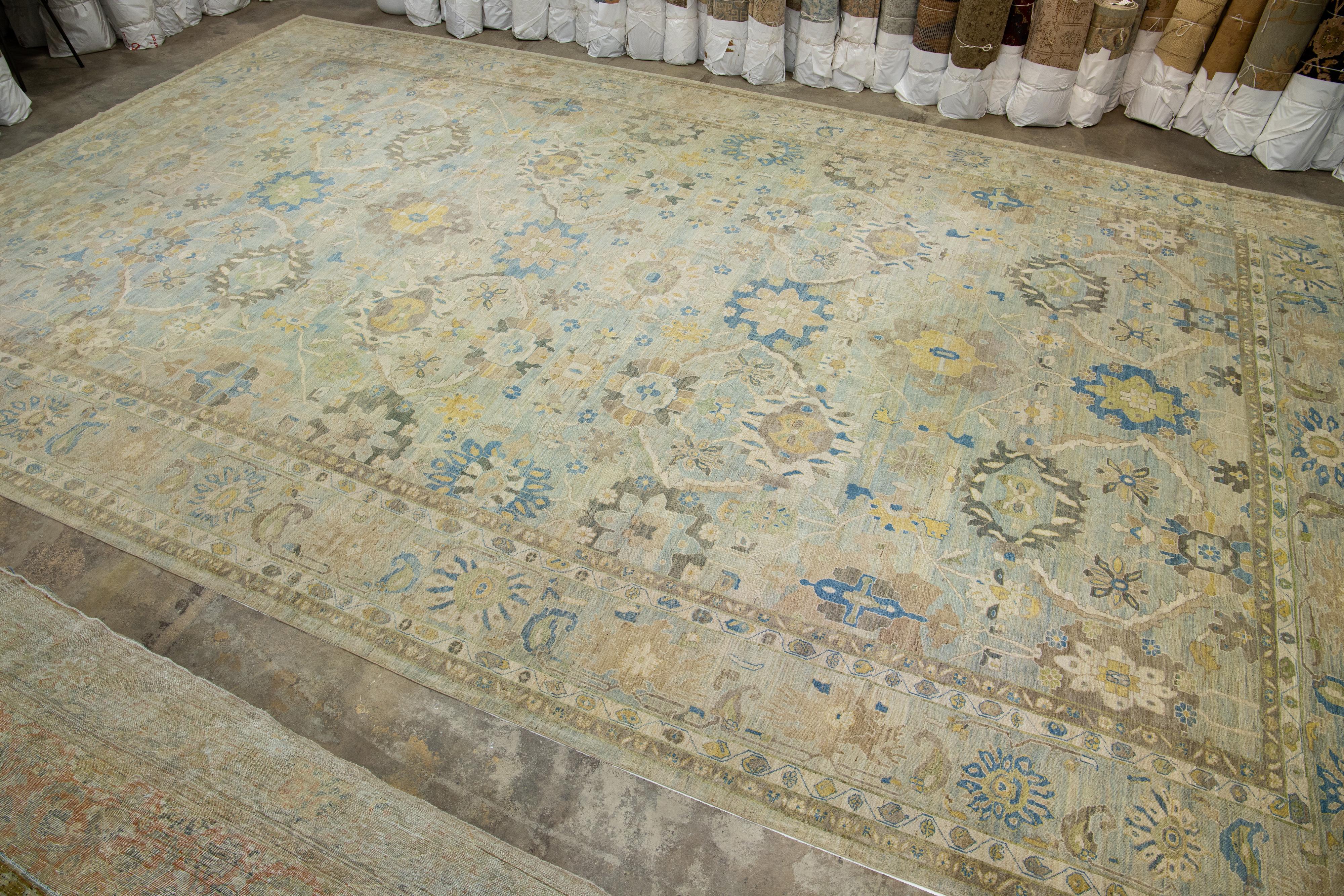 Alfombra Moderna De Lana Sultanabad Con Campo Floral Azul Tamaño Palace en venta 3
