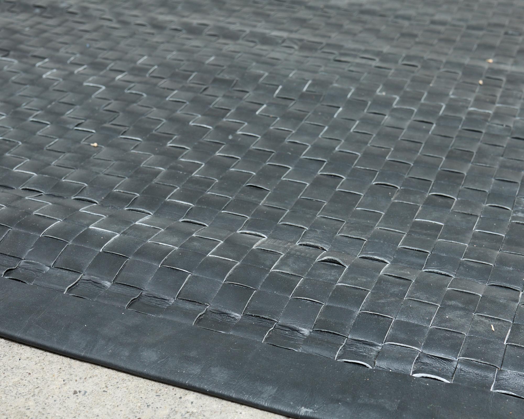 Moderner gewebter Teppich mit Lederriemen in Palastgröße 31'L X 24'W im Angebot 2