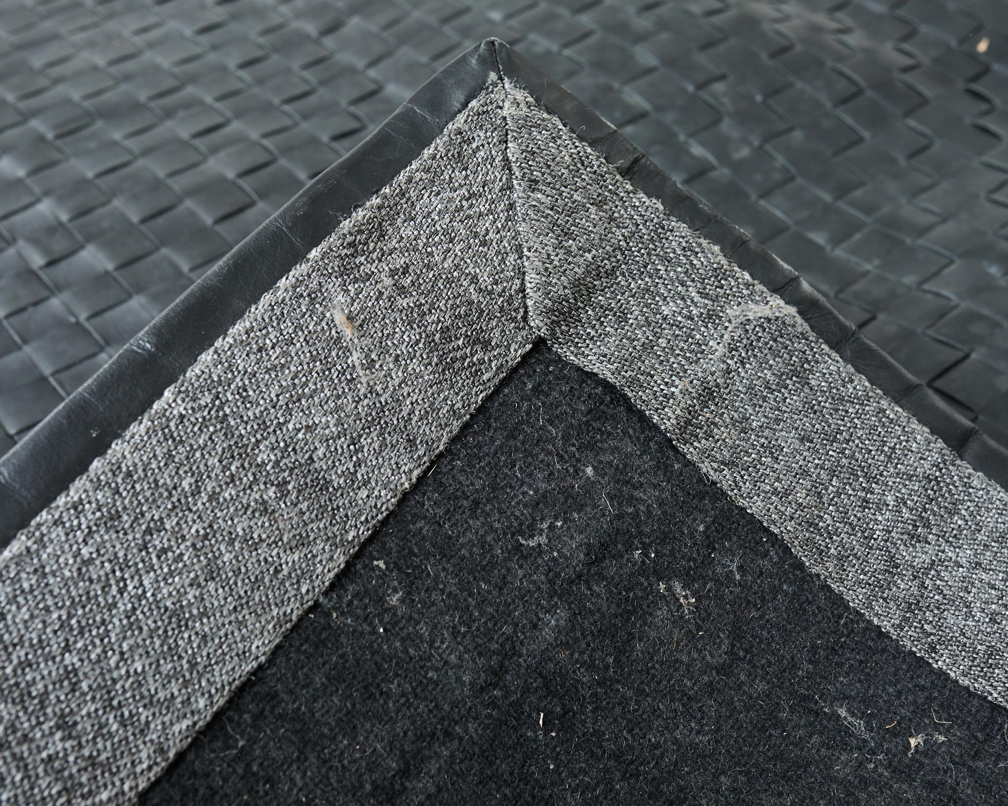 Moderner gewebter Teppich mit Lederriemen in Palastgröße 31'L X 24'W im Angebot 4