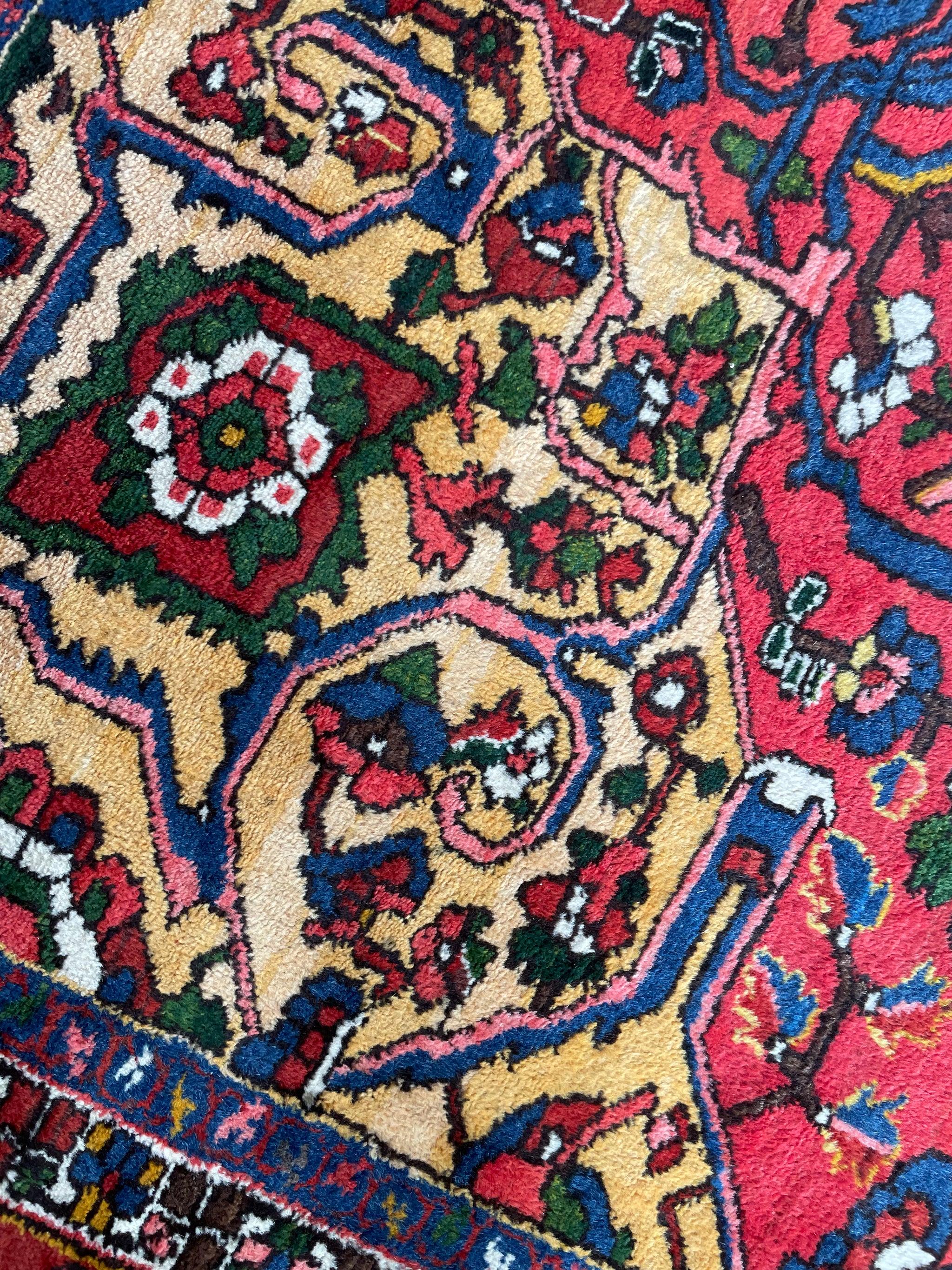 Vintage-Teppich in Palastgröße mit Stammes- und alteuropäischem Charme, ca. 1950''s im Angebot 10