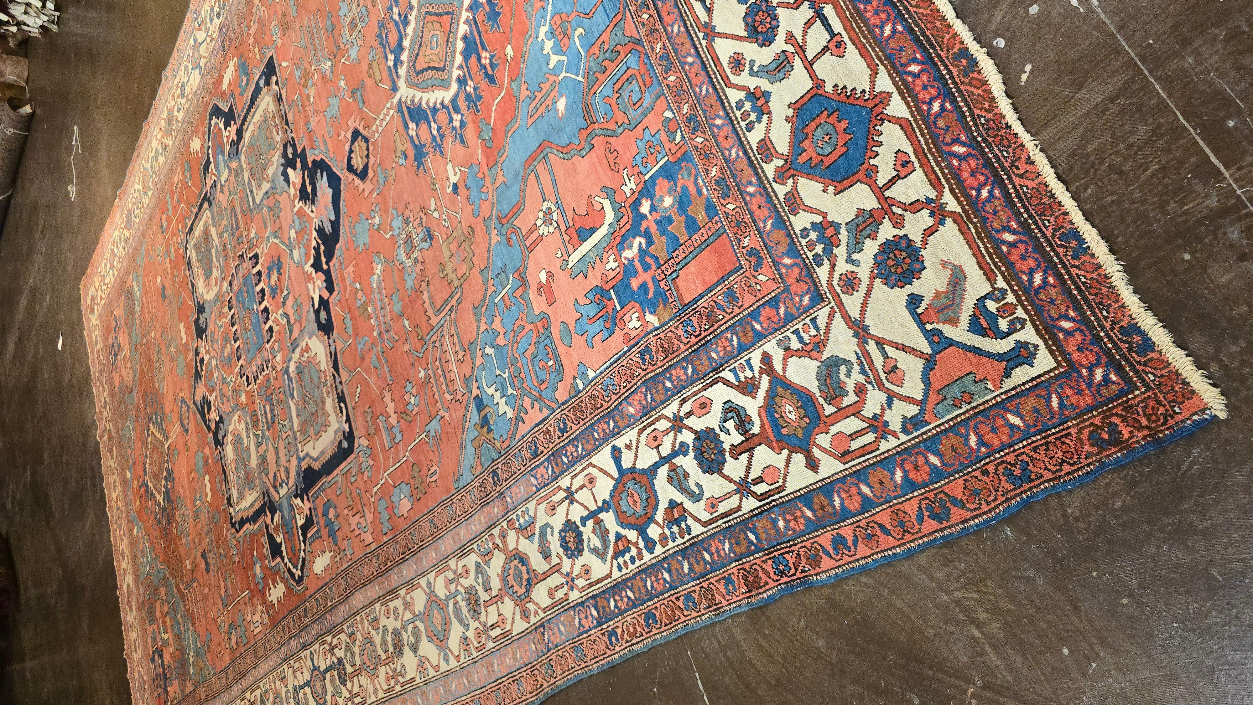 Palace sized 19th Century Persian Serapi 12x18 Lana en venta