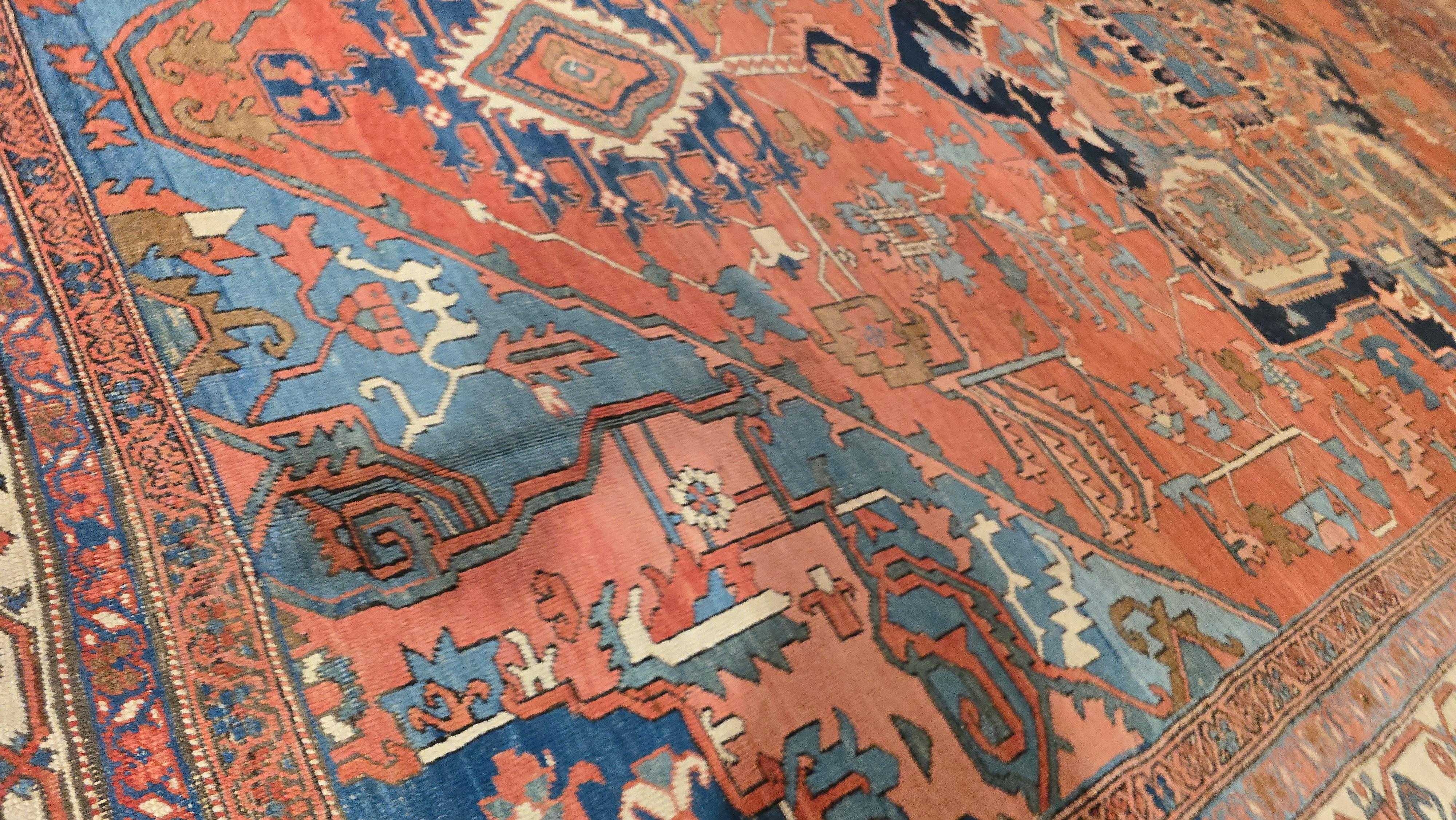 Palace sized 19th Century Persian Serapi 12x18 en venta 1