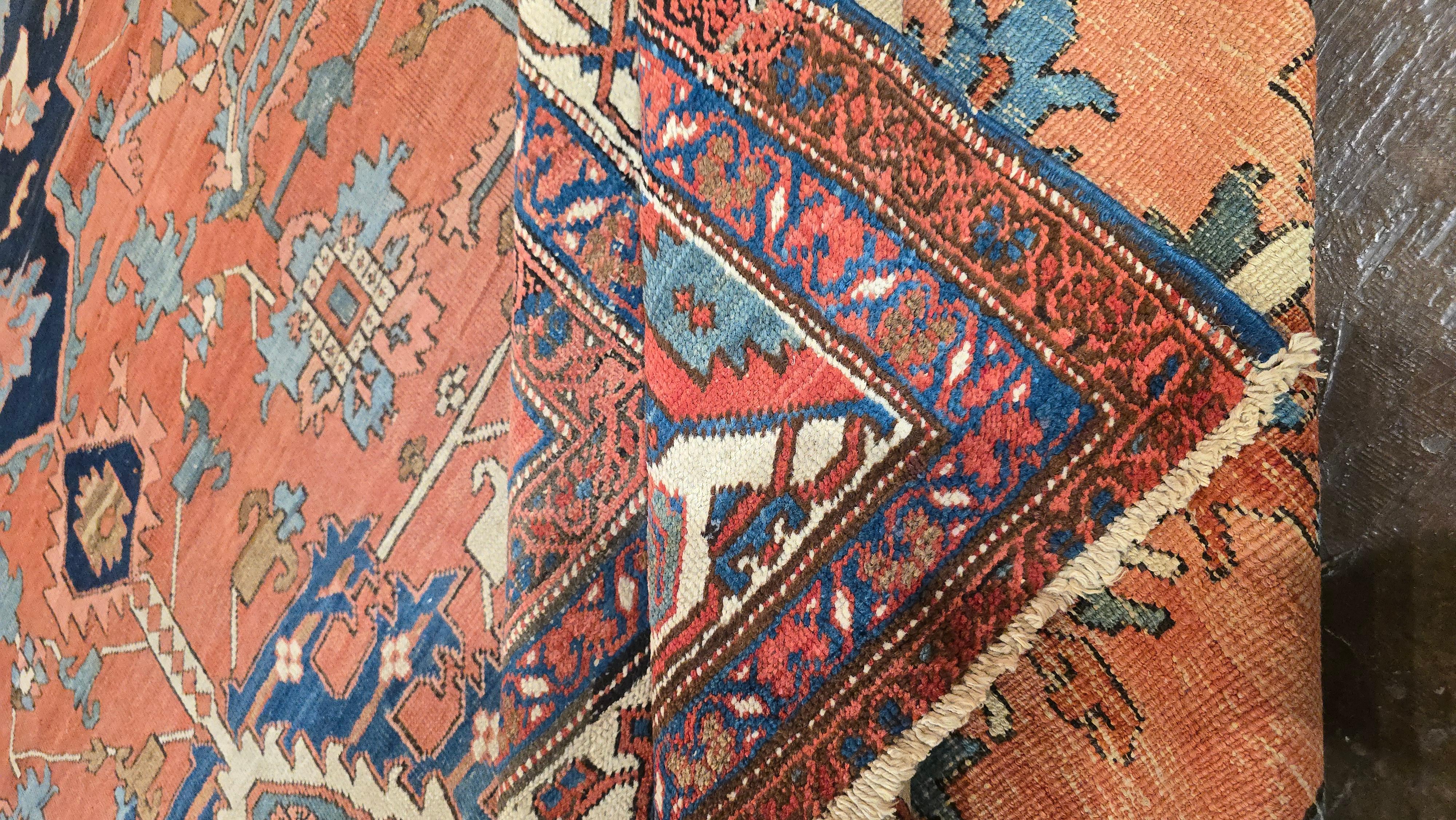 Palace sized 19th Century Persian Serapi 12x18 en venta 2