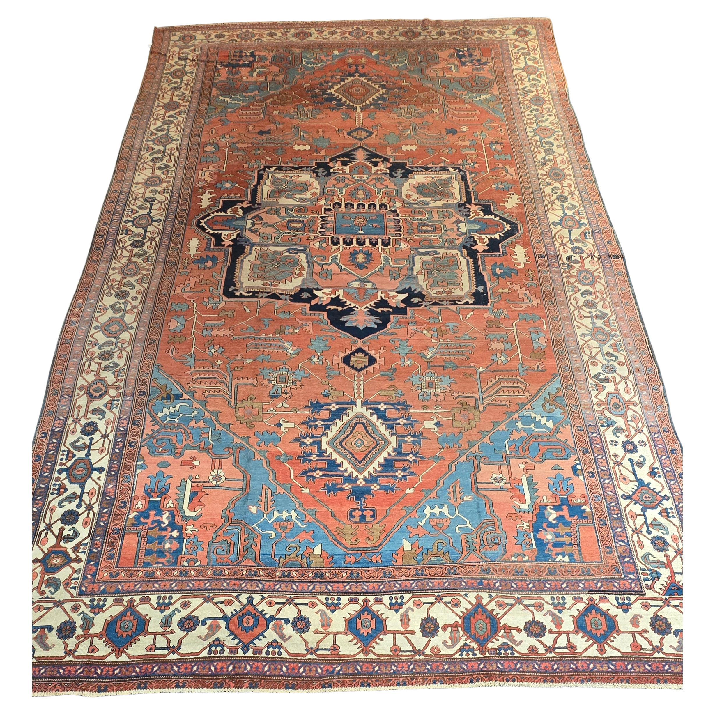 Palace sized 19th Century Persian Serapi 12x18 en venta