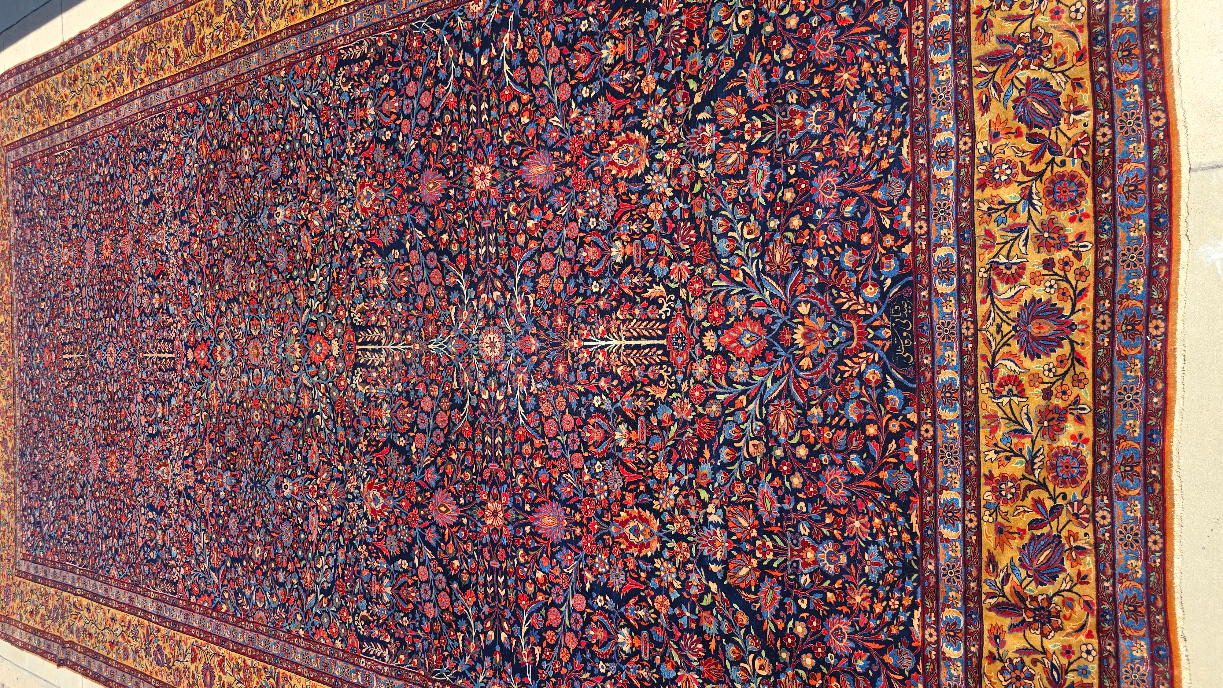Excellent condition kashan
Manchester wool. 
Beautiful blues . Floral garden design 