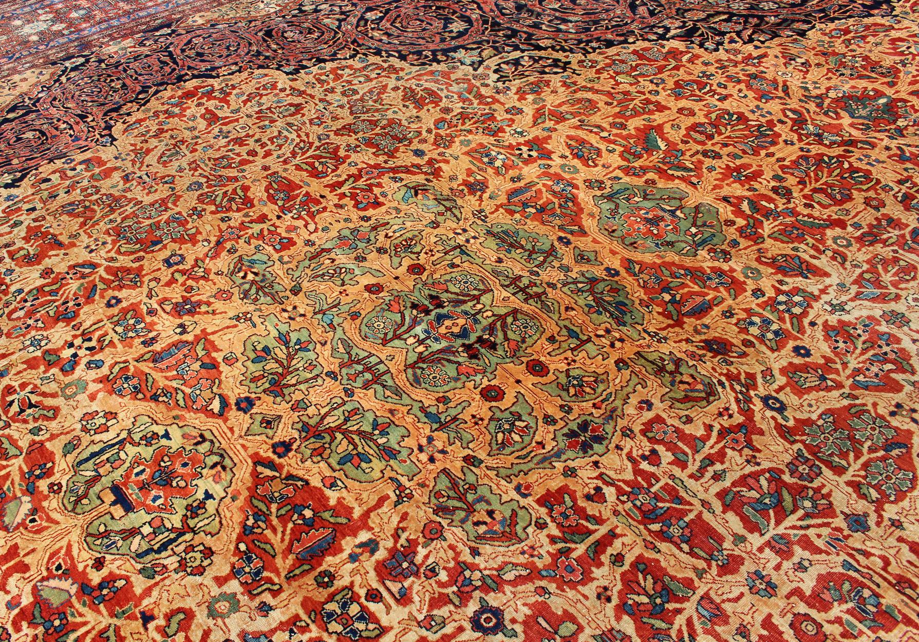 Palace-Sized  Extremely Finely Woven Antique Sarouk-Farahan Persian Rug  For Sale 7