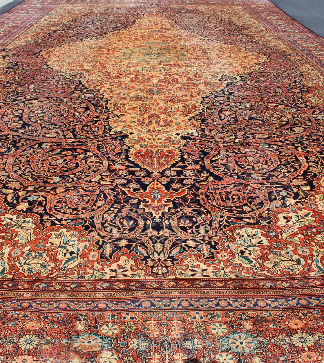 Palace-Sized  Extremely Finely Woven Antique Sarouk-Farahan Persian Rug  For Sale 10