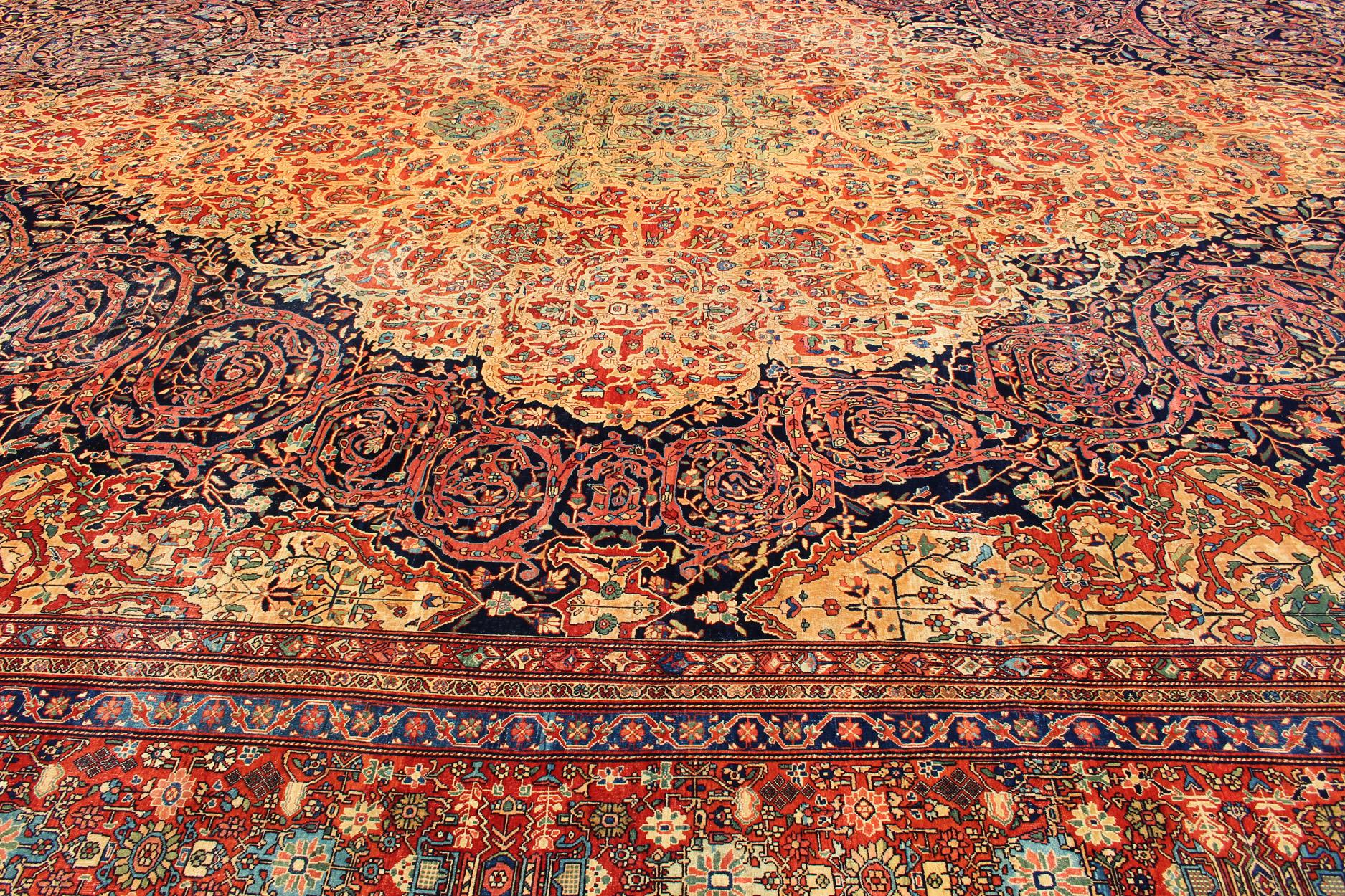 Palace-Sized  Extremely Finely Woven Antique Sarouk-Farahan Persian Rug  For Sale 14