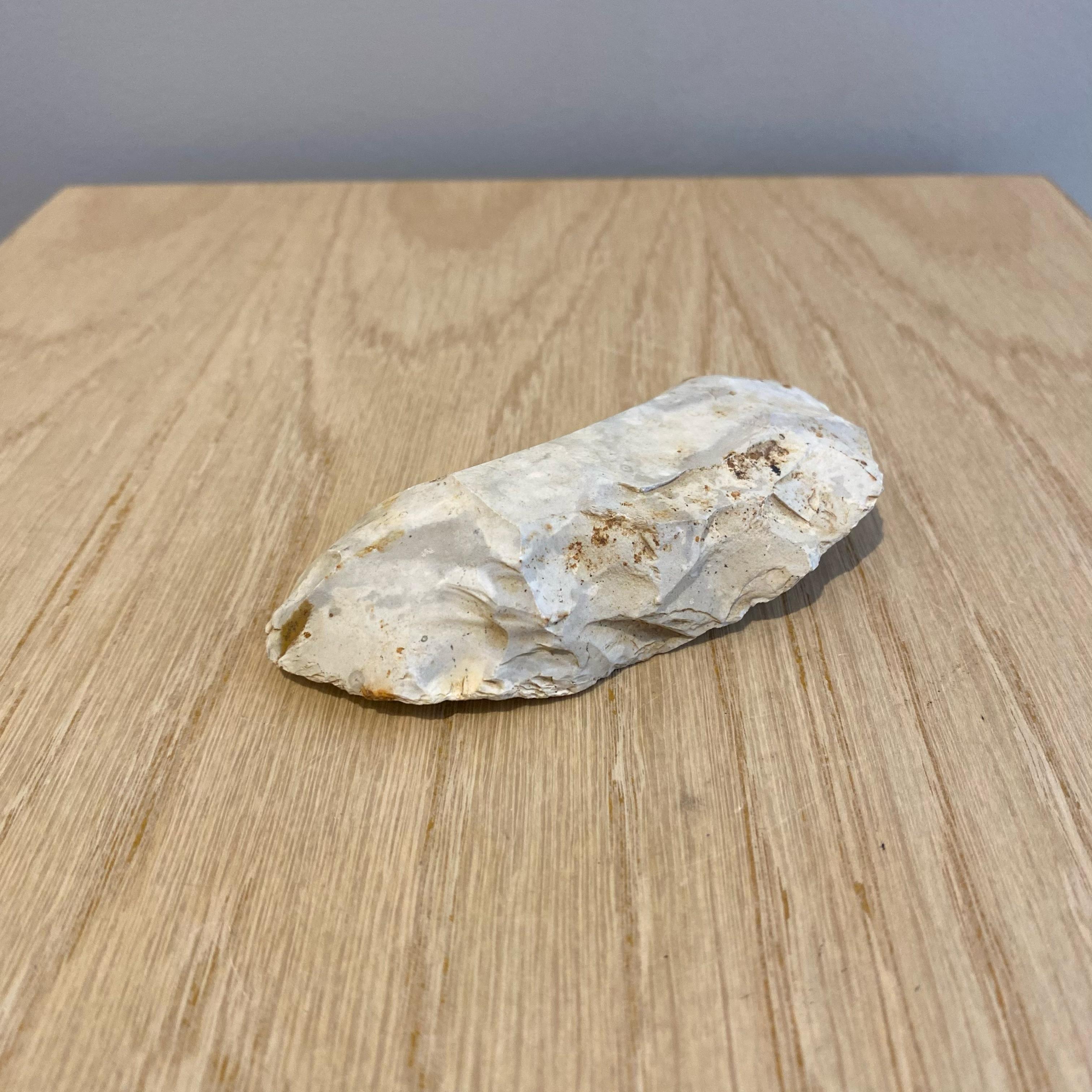 Herramienta de la Edad de Piedra del Paleolítico - Pequeña en Excelente estado para la venta en Cambridge, GB