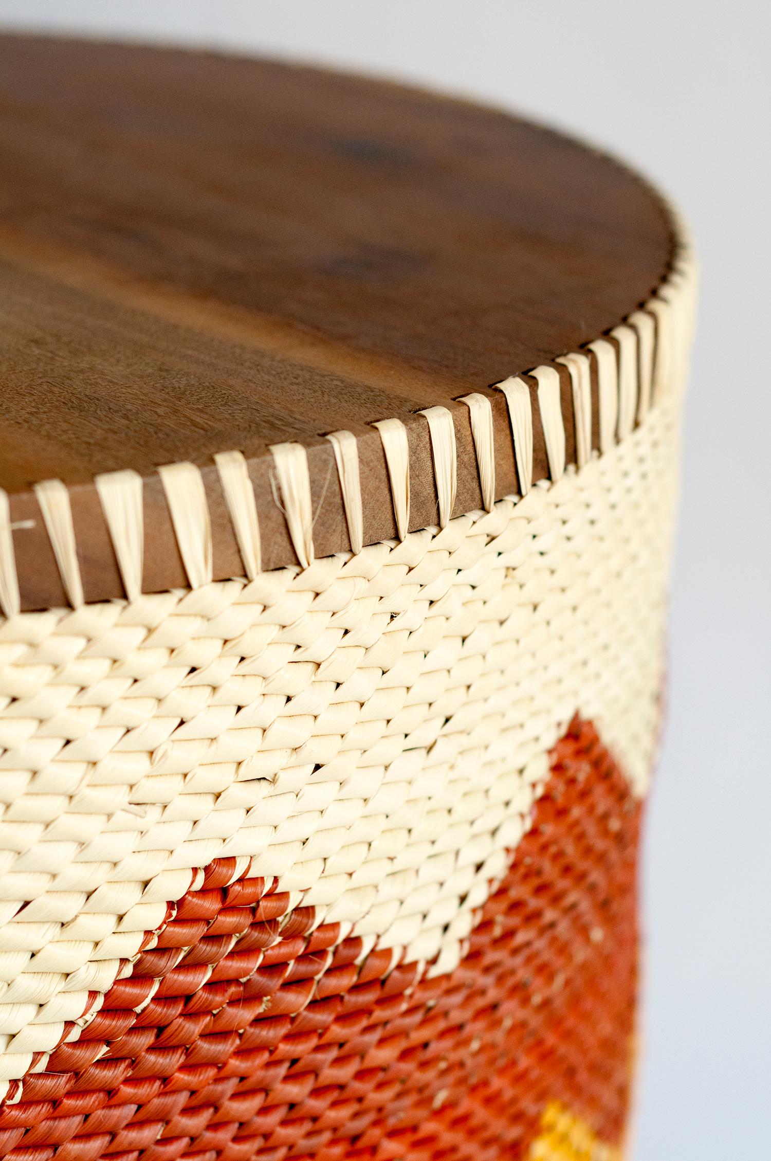 Other Palafitas side table M: handcrafted in Brazil with tucumã straw and solid wood For Sale