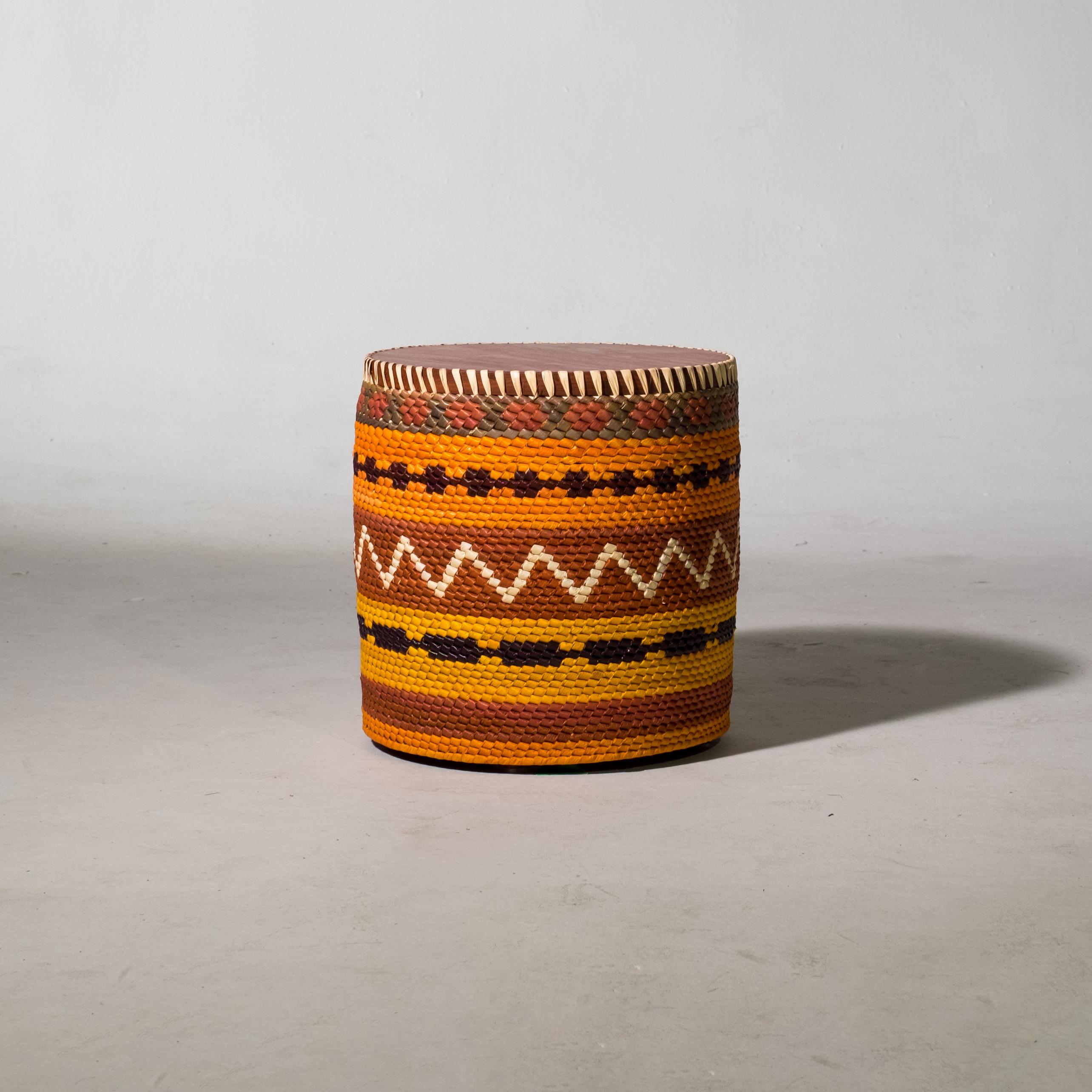 Brazilian Palafitas side table S: handcrafted in Brazil with tucumã straw and solid wood For Sale