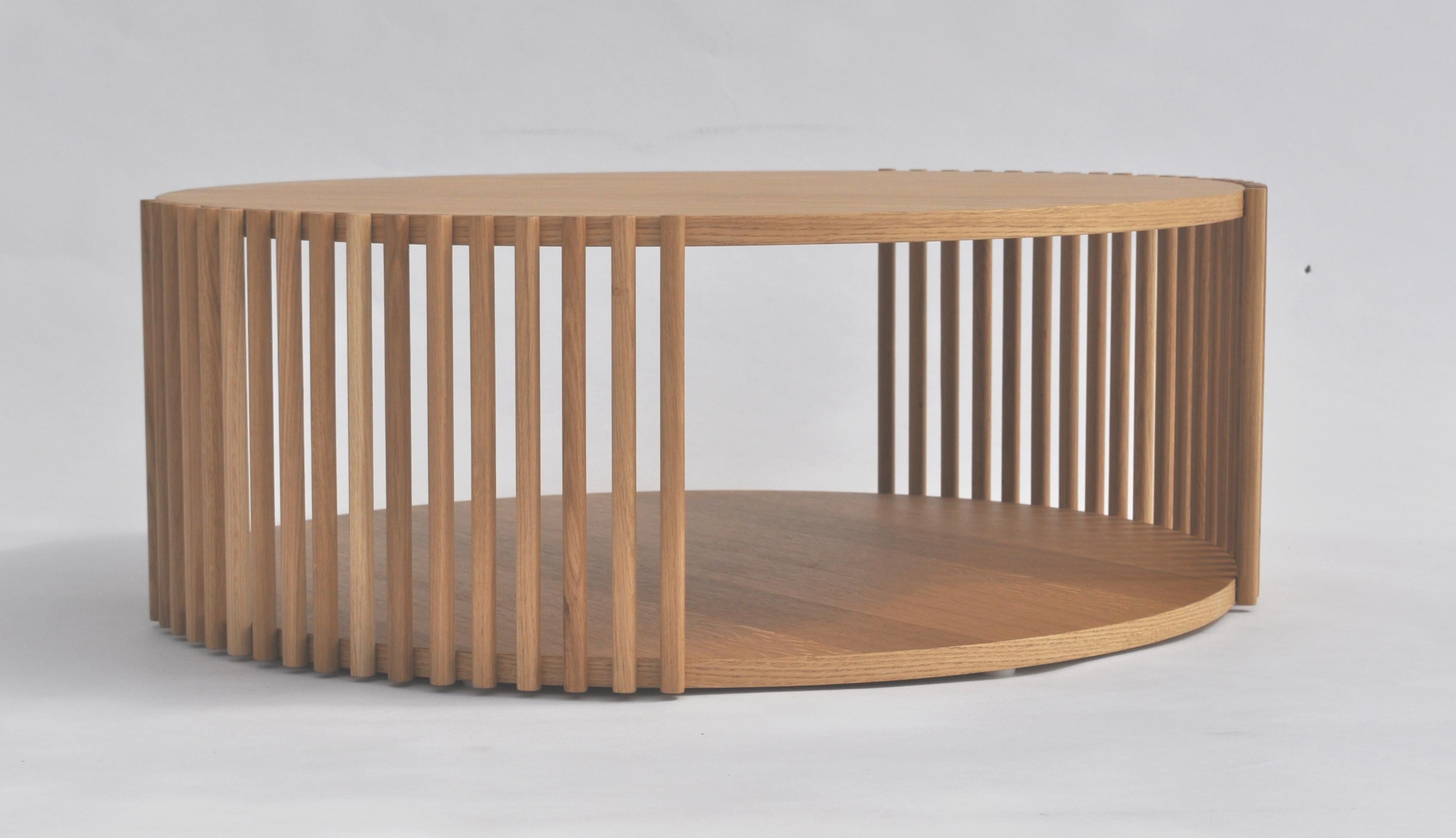 Modern Central table, coffee table in oak wood -  by Debonademeo for Medulum For Sale
