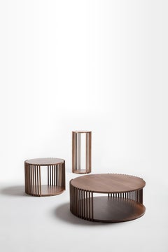 Tavolino Palafitte, in noce canaletto, di Debonademeo per Medulum