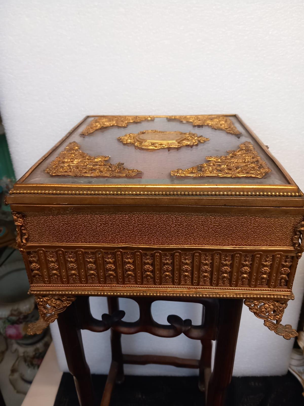 Napoleon III Palais Royal gilt bronze and mother of pearl jewellery casket or trinket box For Sale