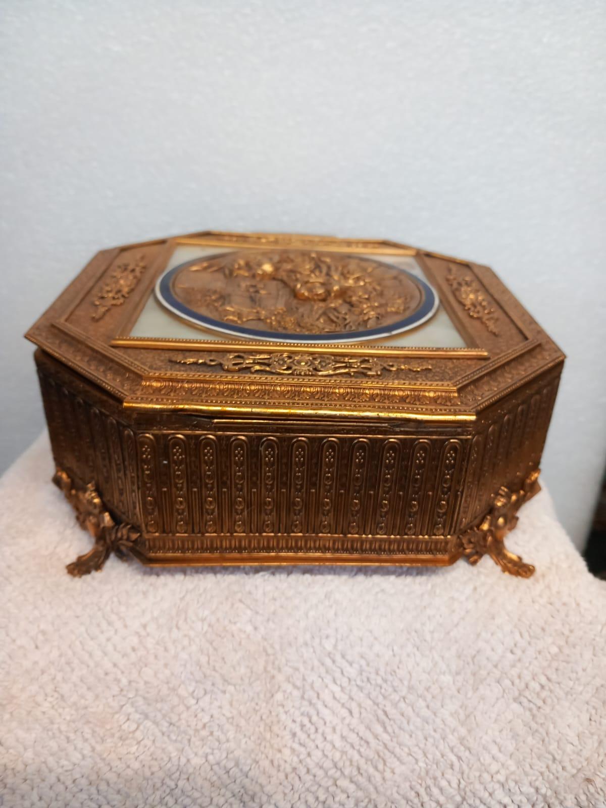 19th Century Palais Royal gilt bronze and mother of pearl jewellery casket or trinket box For Sale