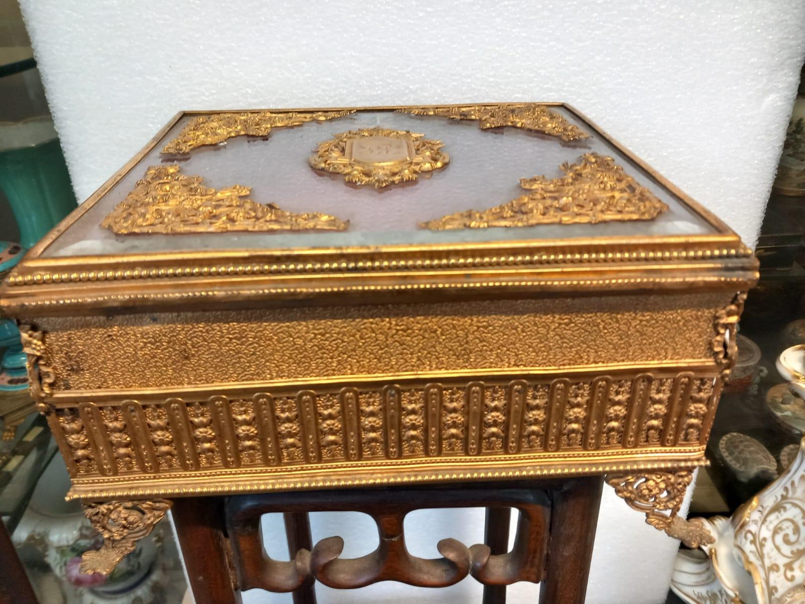 Bronze Palais Royal gilt bronze and mother of pearl jewellery casket or trinket box For Sale