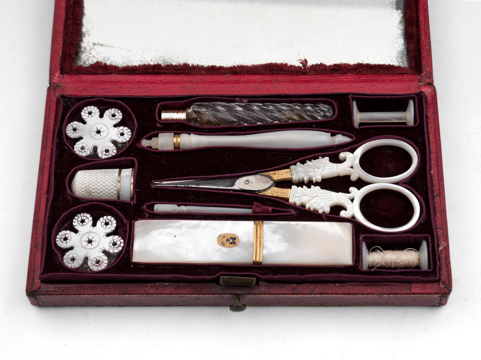 Palais Royal Leather Case Necessaire, 19th Century For Sale 4