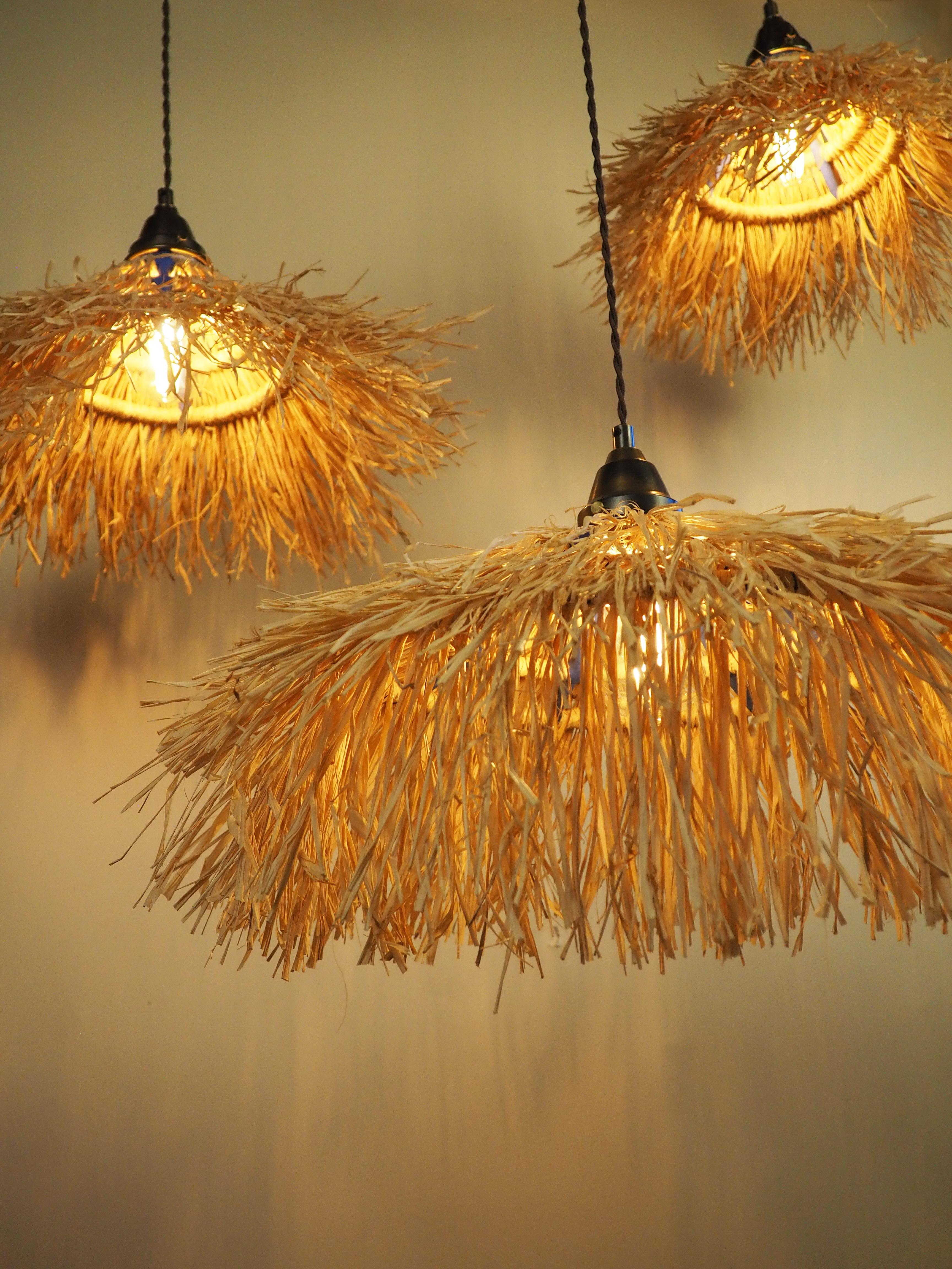 Palapa-Pendelleuchte von Nani Goods,  Raffia-Keramik-Anhänger 1