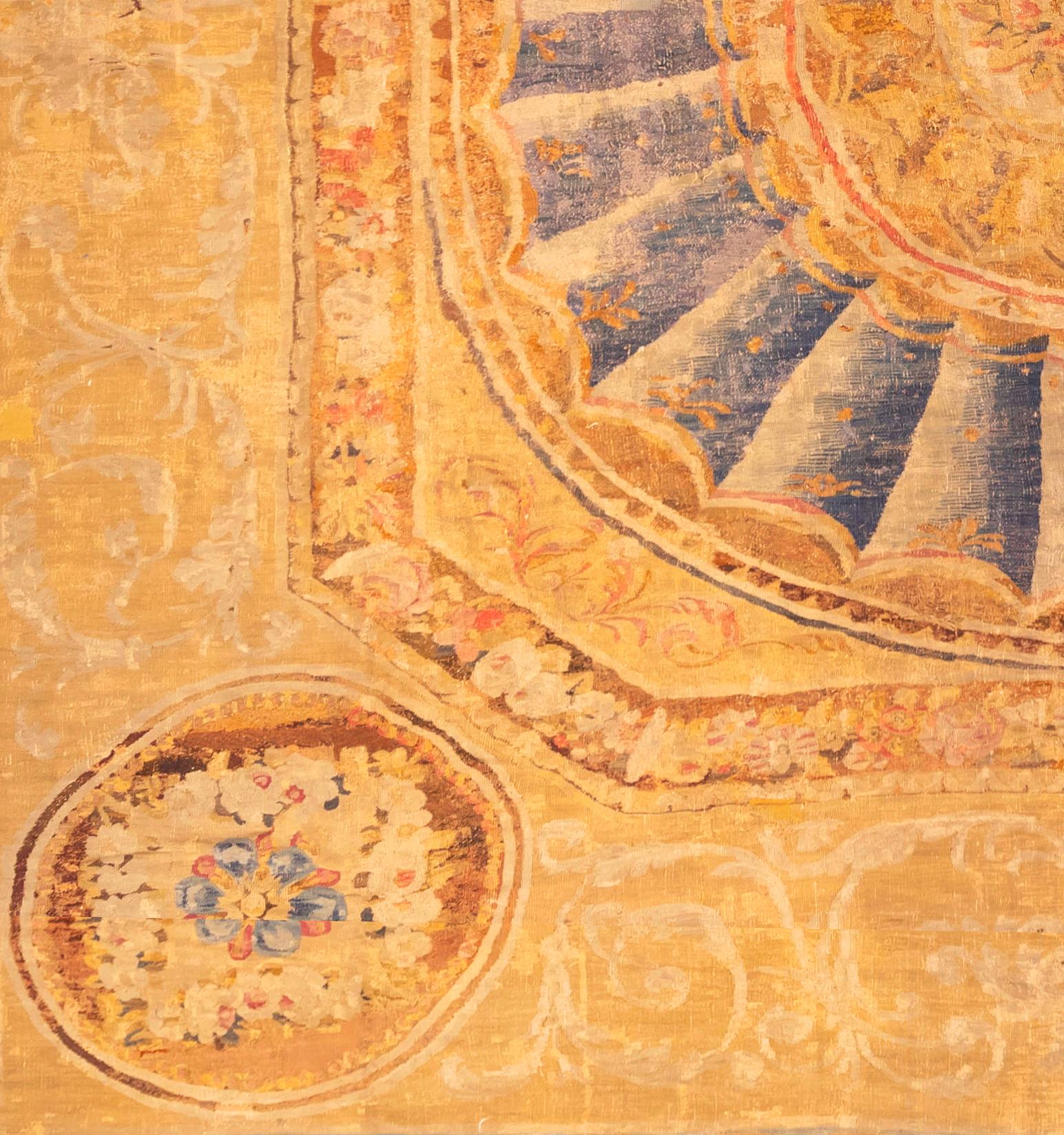 Neoklassizistischer Aubusson-Teppich des 18. Jahrhunderts mit Medaillon (Wolle) im Angebot