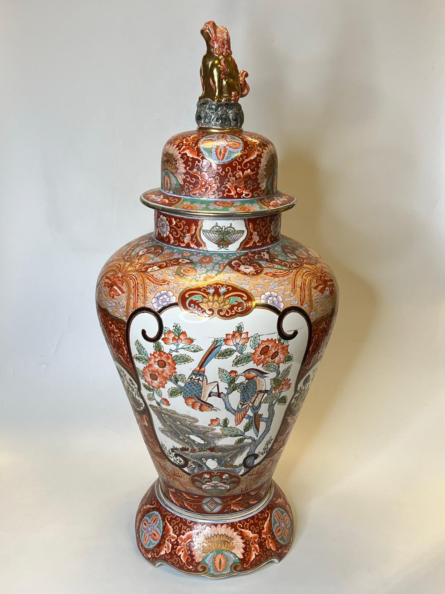 Palatial 19th Century Chinese Qianlong Porcelain Vase with Cover and Pedestal For Sale 9