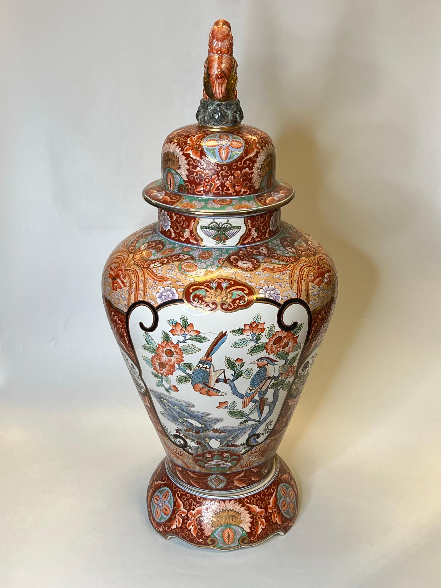Palatial 19th Century Chinese Qianlong Porcelain Vase with Cover and Pedestal For Sale 13
