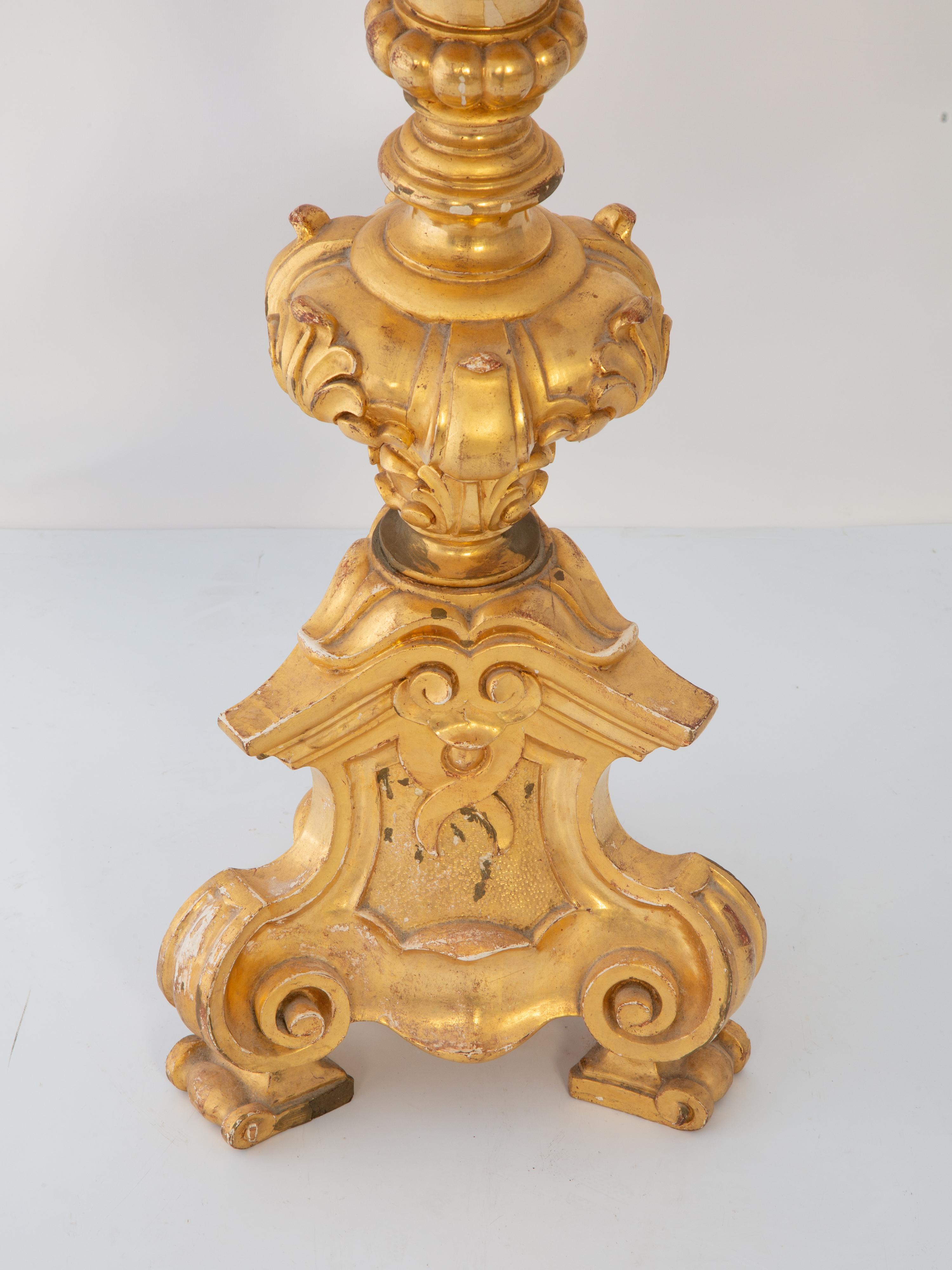 Néo-Renaissance Palatial Carved Giltwood Pricket Stick en vente