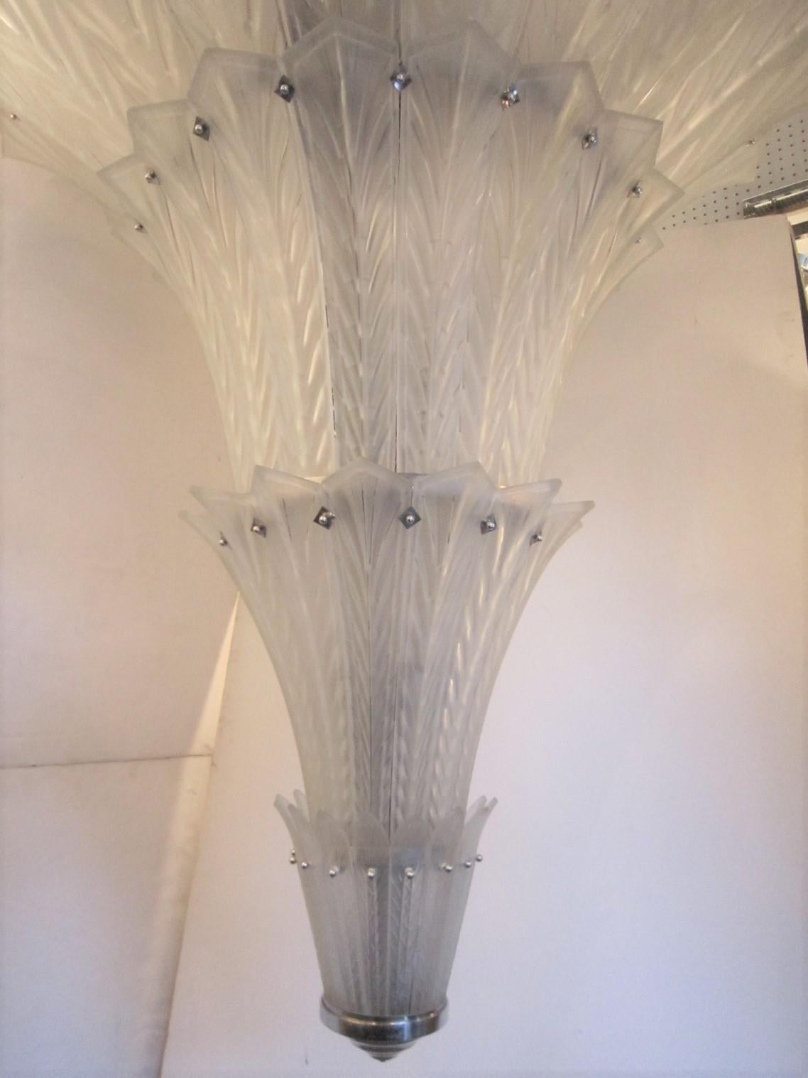 Palatial, Gigantic French Art Deco Art Glass Chandelier by Sabino For Sale 5