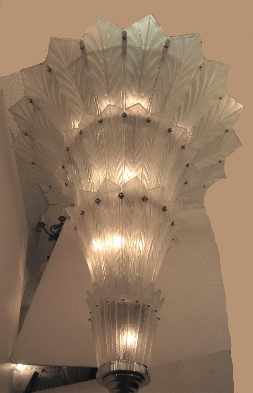 Palatial, Gigantic French Art Deco Art Glass Chandelier by Sabino For Sale 10