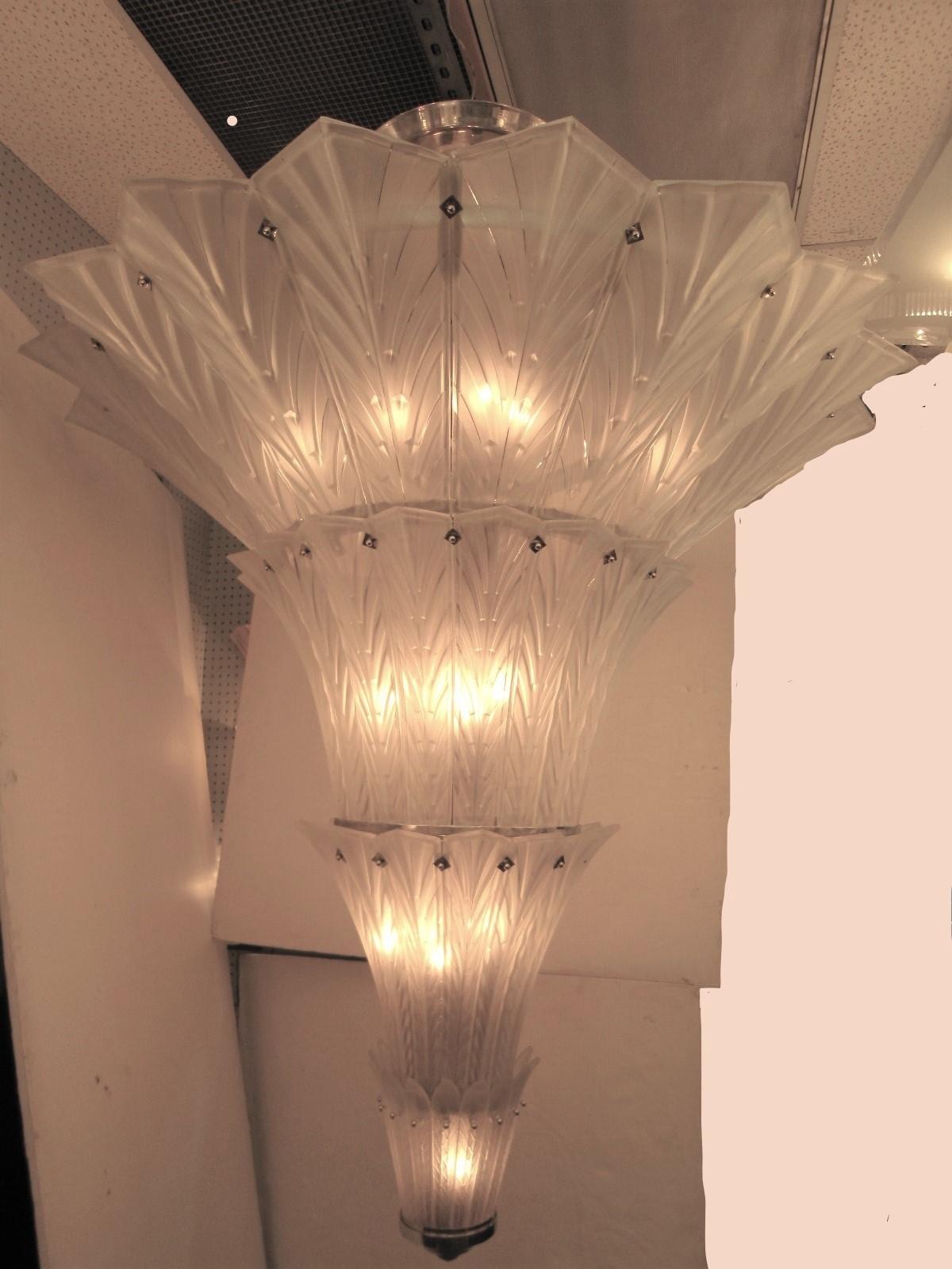 20th Century Palatial, Gigantic French Art Deco Art Glass Chandelier by Sabino For Sale