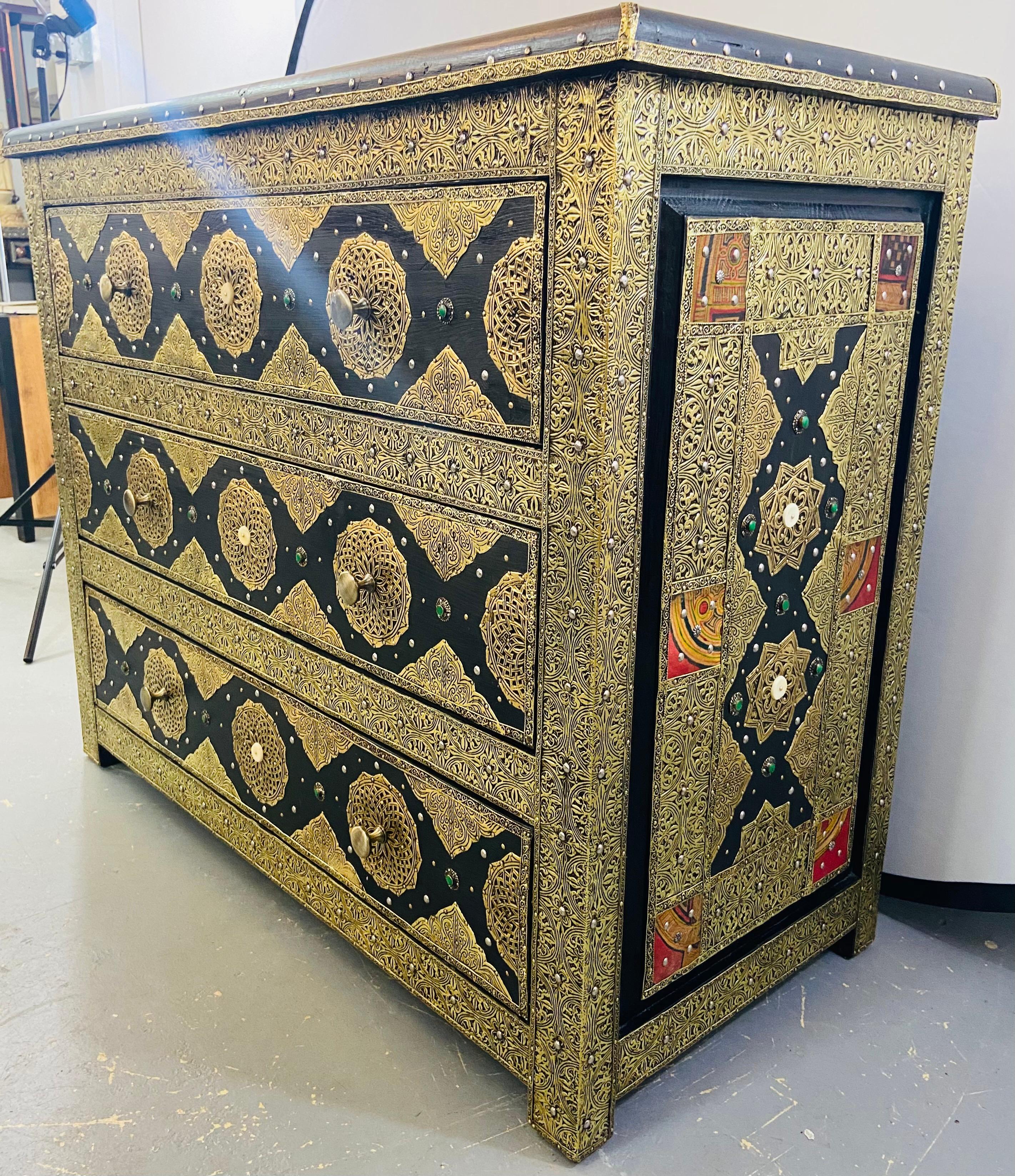 20th Century Palatial Hollywood Regency Commode, Chest, Nightstand in Brass and Ebony, a Pair For Sale