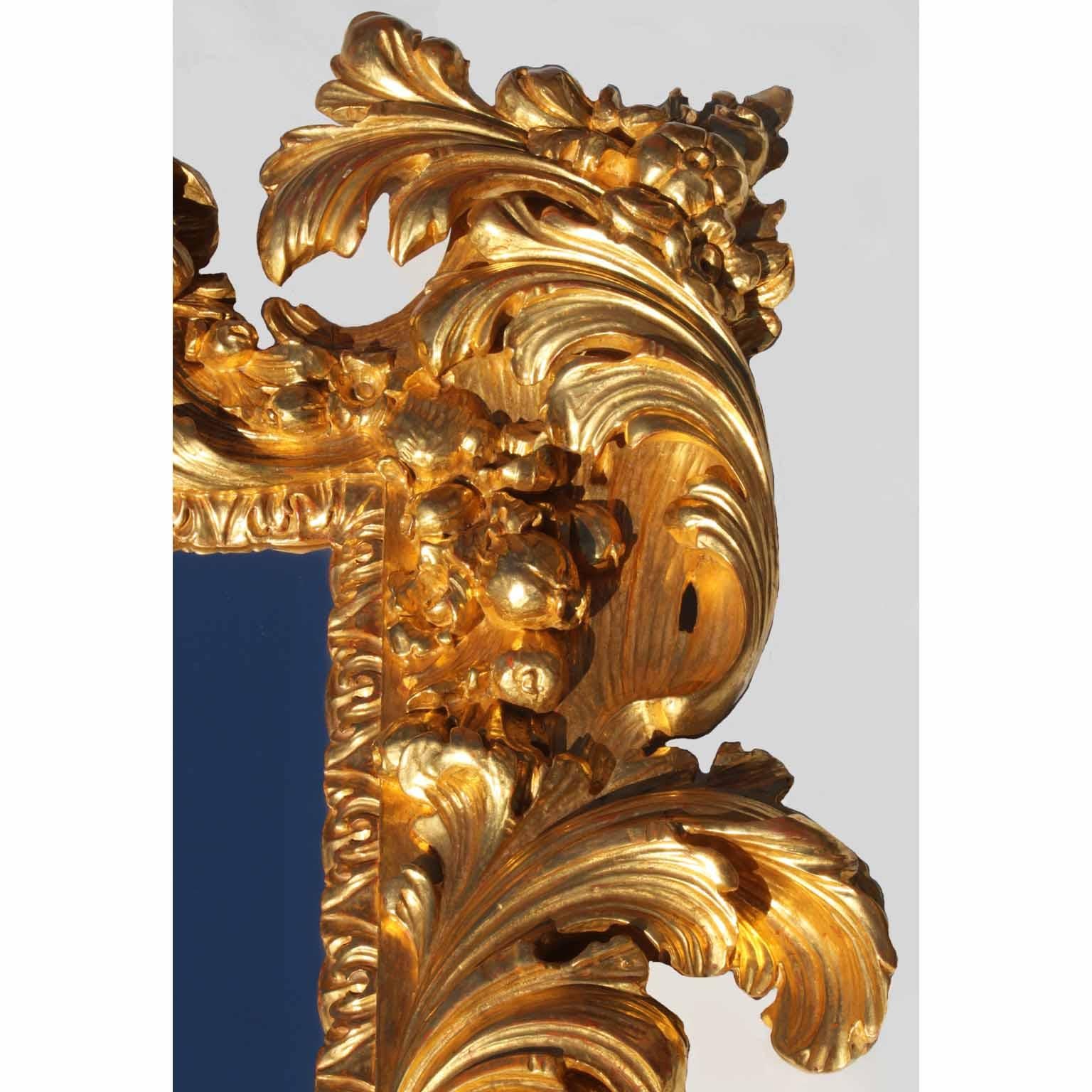 XIXe siècle Miroir florentin palatial en bois doré sculpté de style baroque italien du 19ème siècle en vente