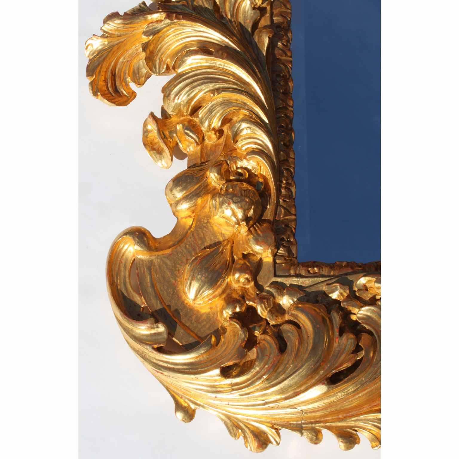 Bois Miroir florentin palatial en bois doré sculpté de style baroque italien du 19ème siècle en vente