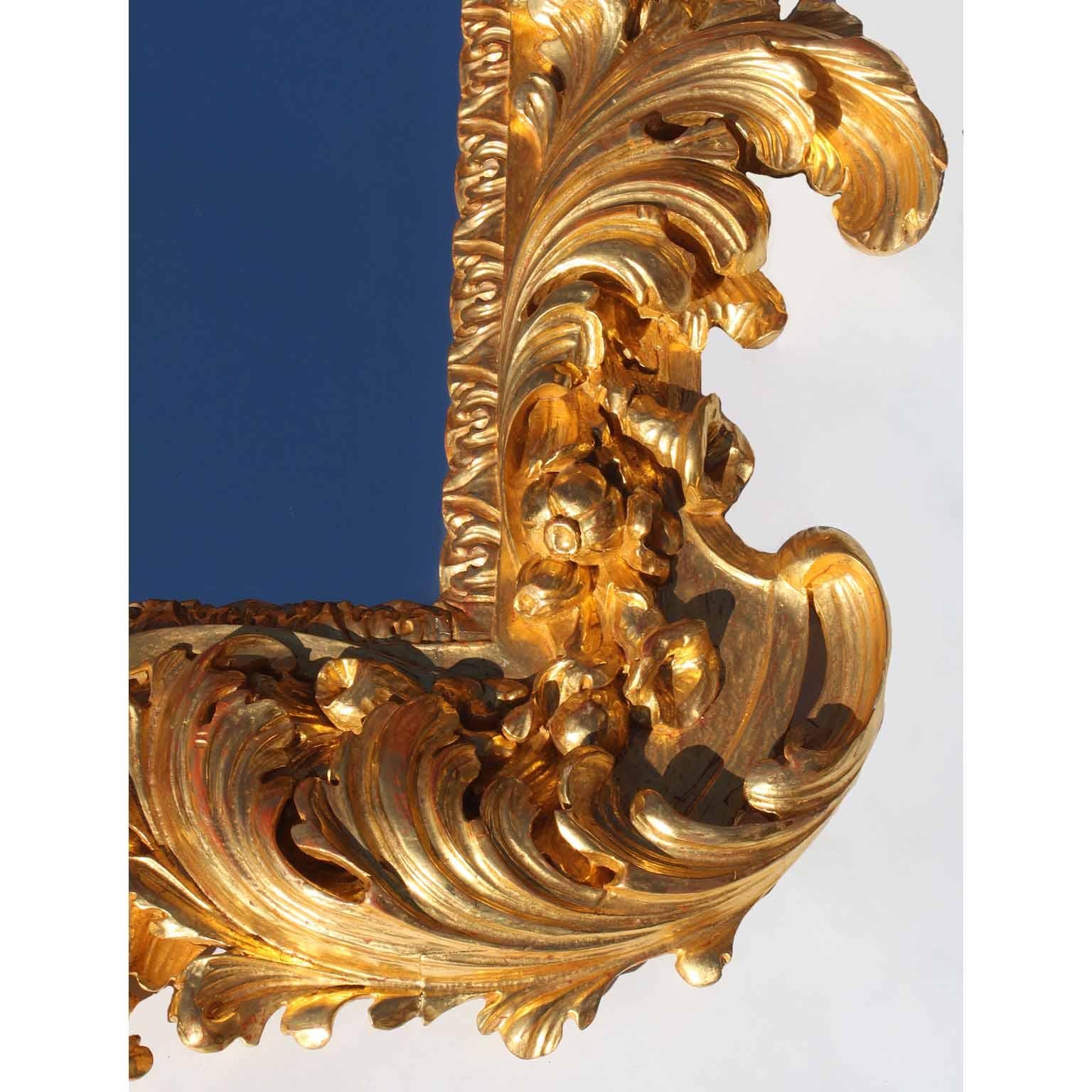 Miroir florentin palatial en bois doré sculpté de style baroque italien du 19ème siècle en vente 2