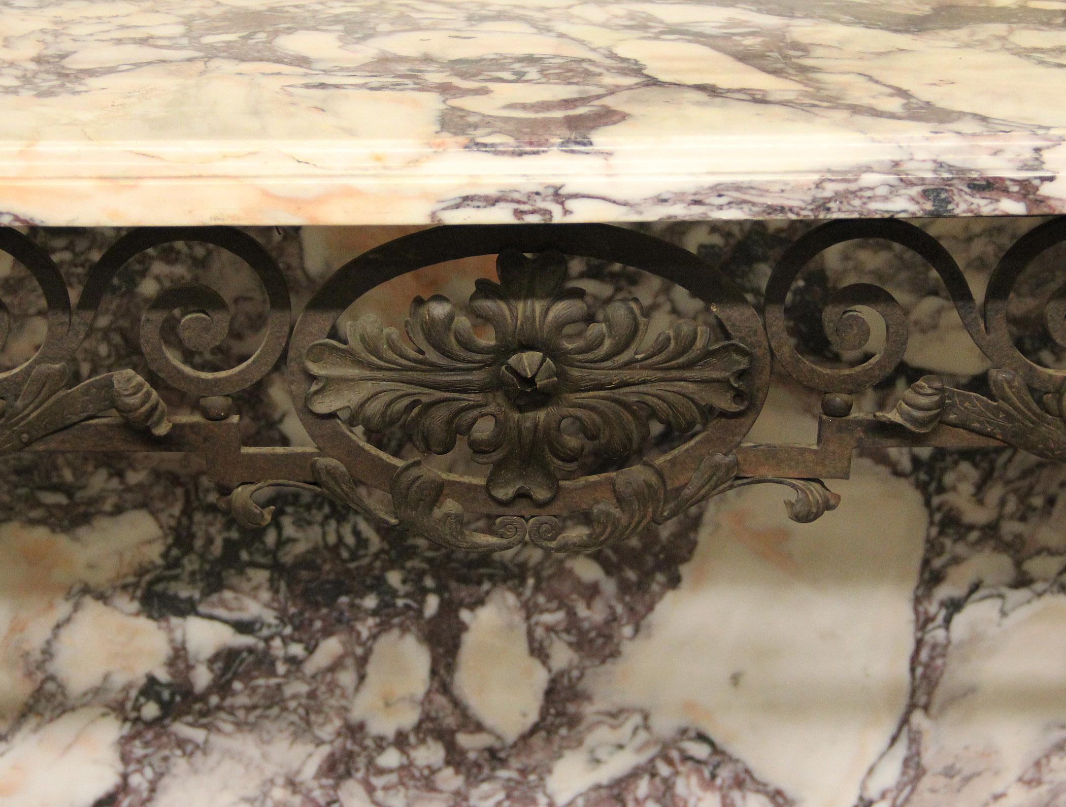 Console palatiale de la fin du XIXe siècle de style Louis XV en fer forgé et marbre Bon état - En vente à New York, NY