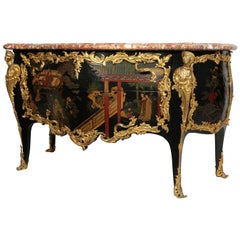 Commode chinoiseries palatiale de style Louis XV du 19ème siècle monté sur bronze doré