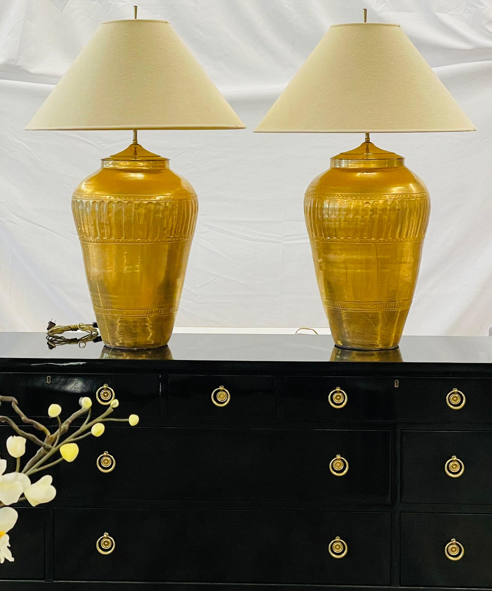 Palatial Pair of Gilt Metal Urn Form Table Lamps, Hollywood Regency In Good Condition For Sale In Stamford, CT
