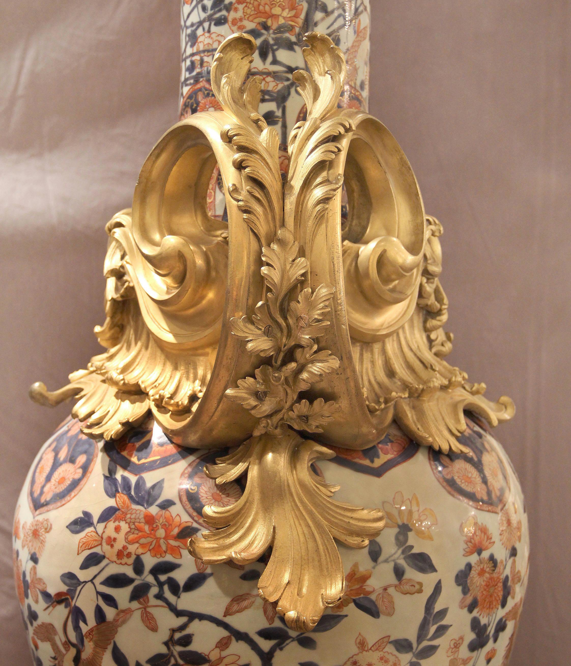 Palatial Pair of Mid-19th Century Gilt Bronze Mounted Imari Porcelain Torchères In Good Condition In New York, NY