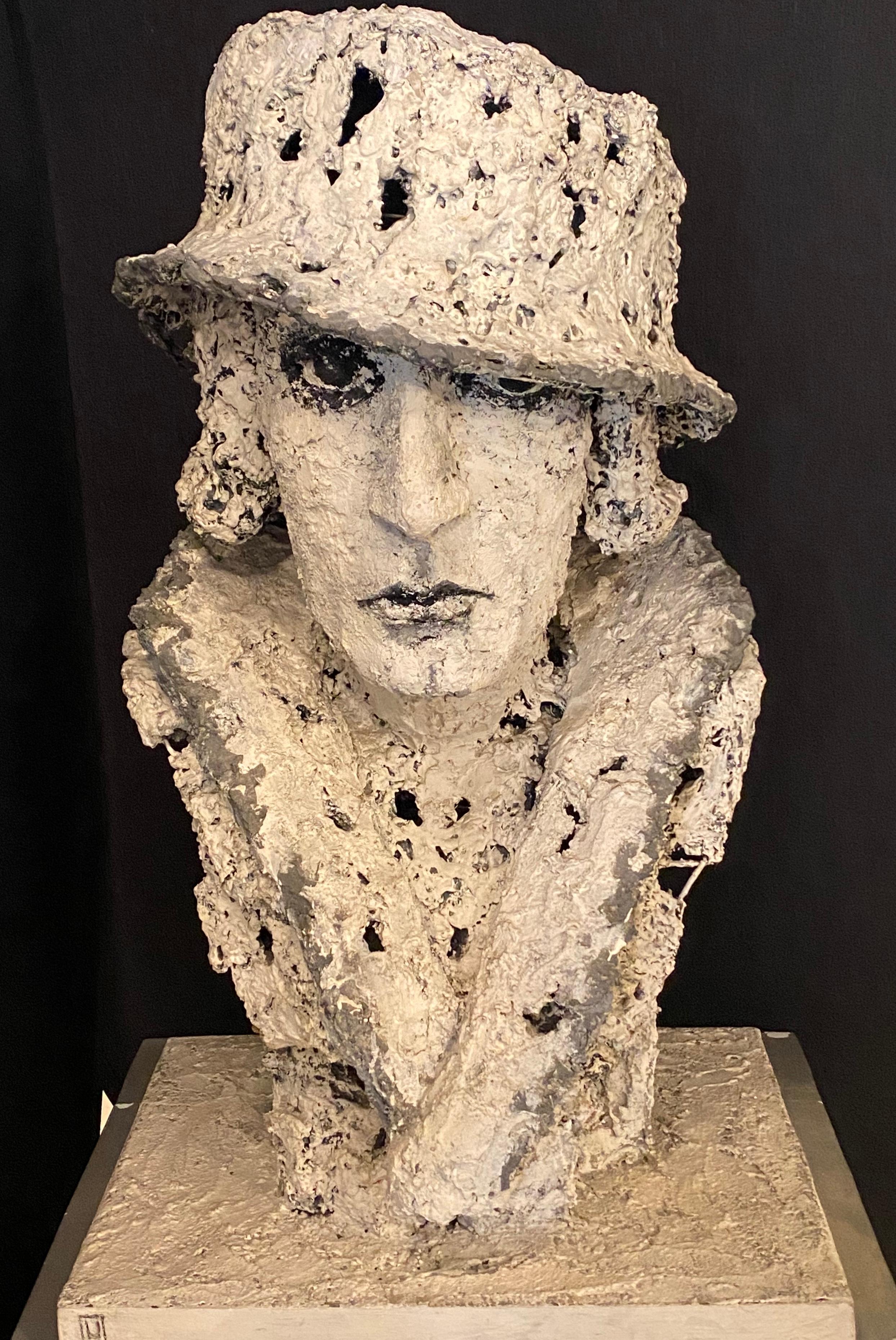 Palatial bust of Henri Robert-Marcel Duchamp by Ursula Meyer. The sculpture itself measures 47