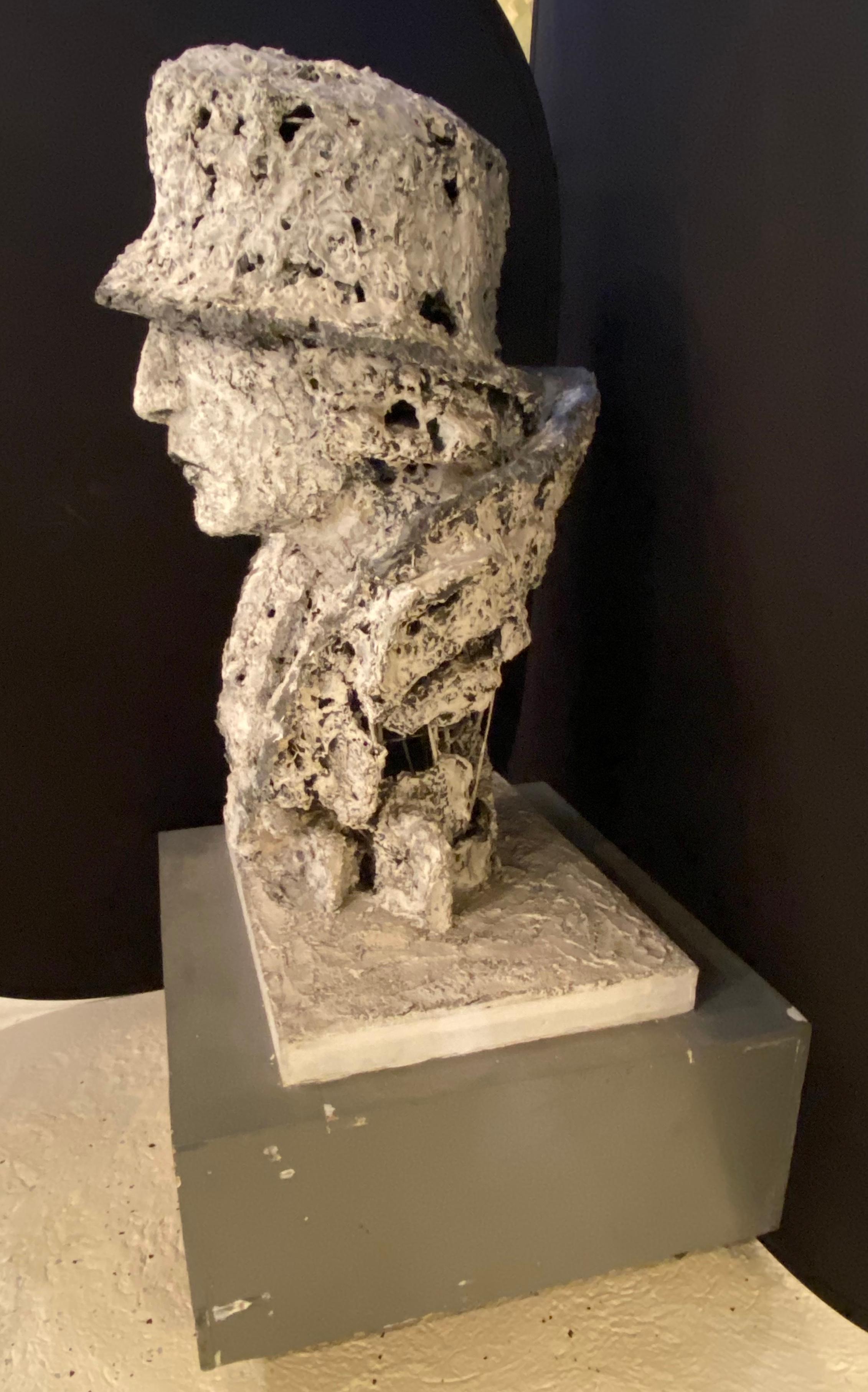 Palastliche Skulptur von Henri Robert-Marcel Duchamp von Ursula Meyer (Holz) im Angebot
