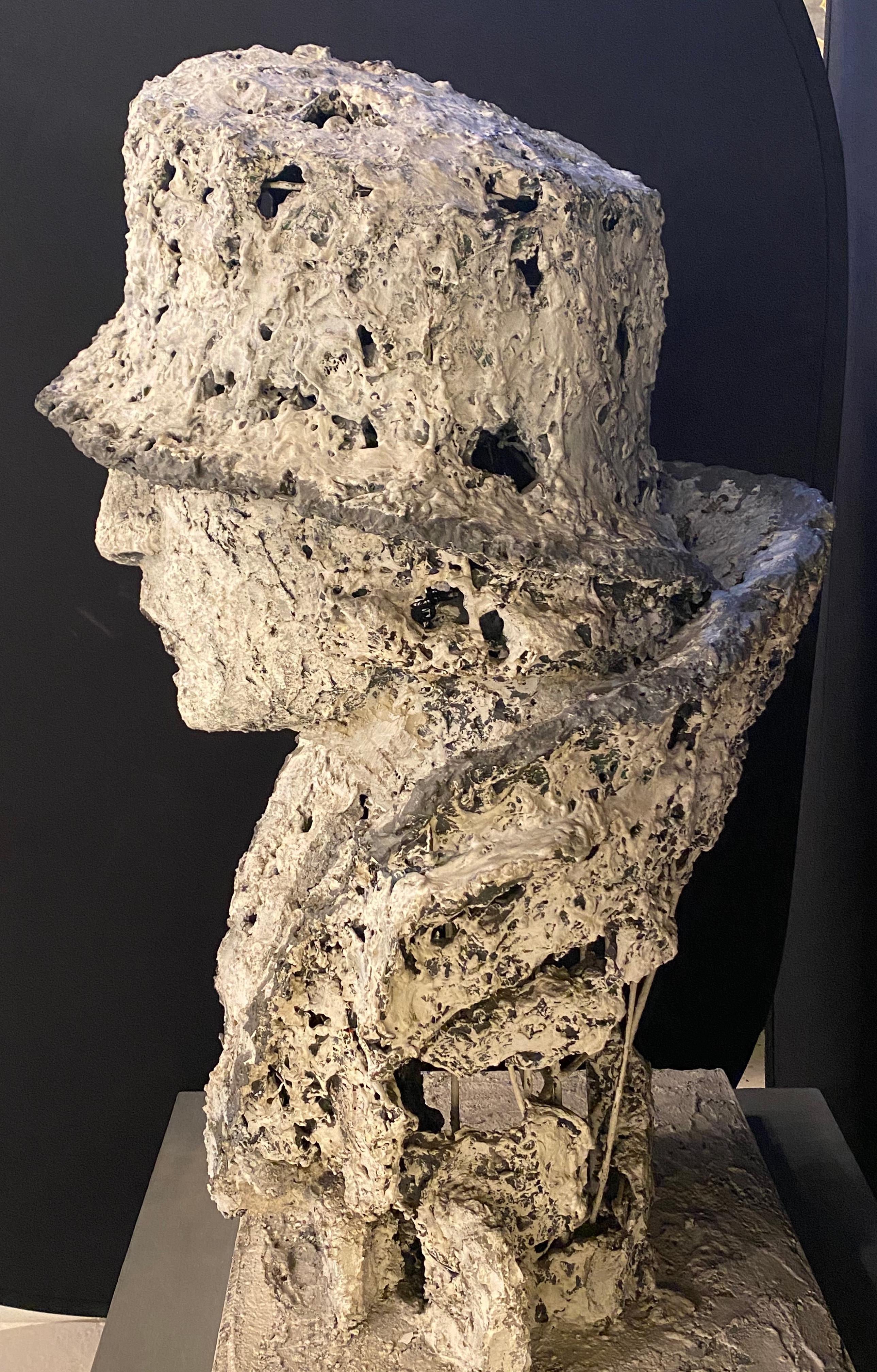 Palatial Sculpture of Henri Robert-Marcel Duchamp by Ursula Meyer In Good Condition For Sale In Manhasset, NY