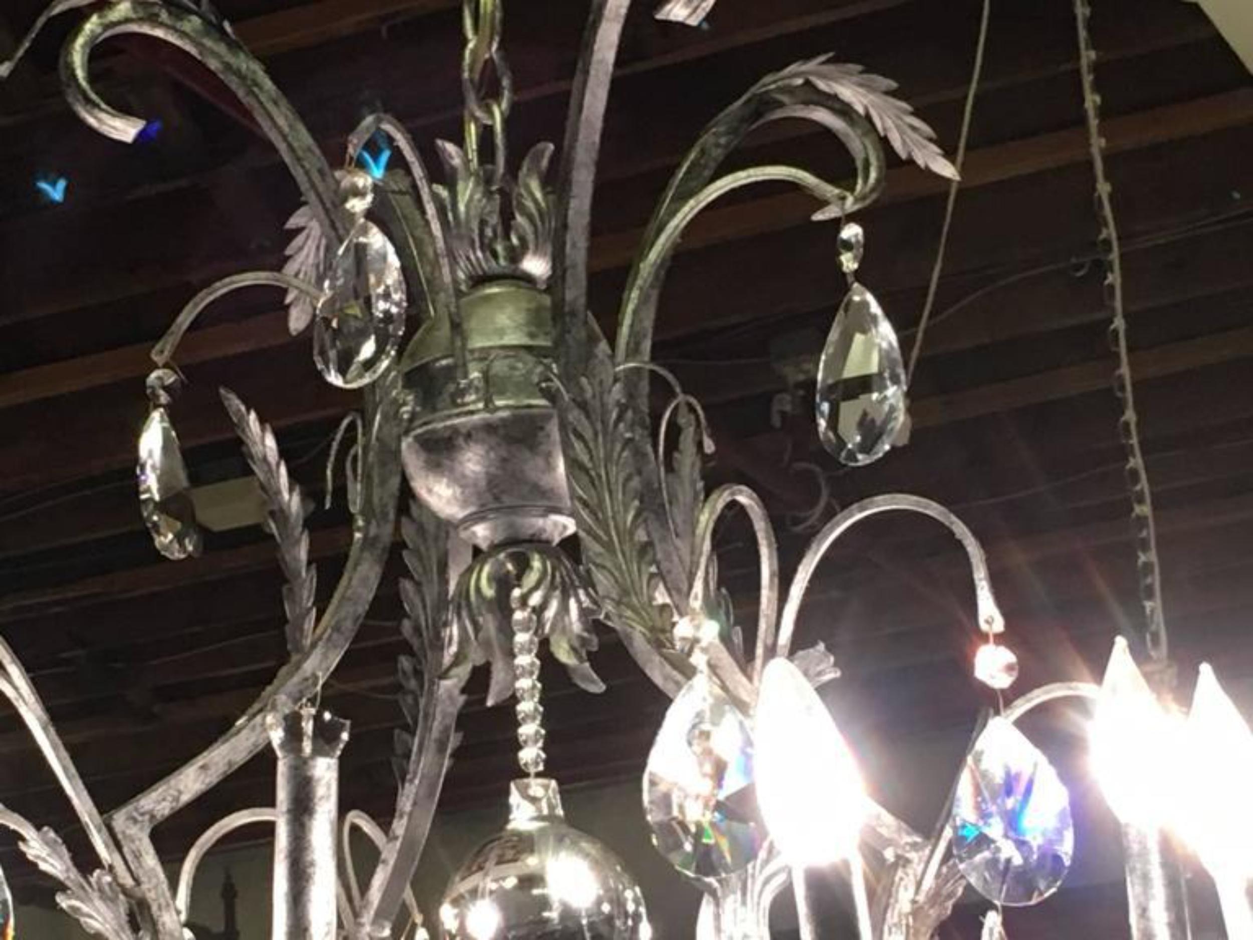 Argento Lampadario in metallo rustico Palatial Silver Distressed di Schonbek in vendita