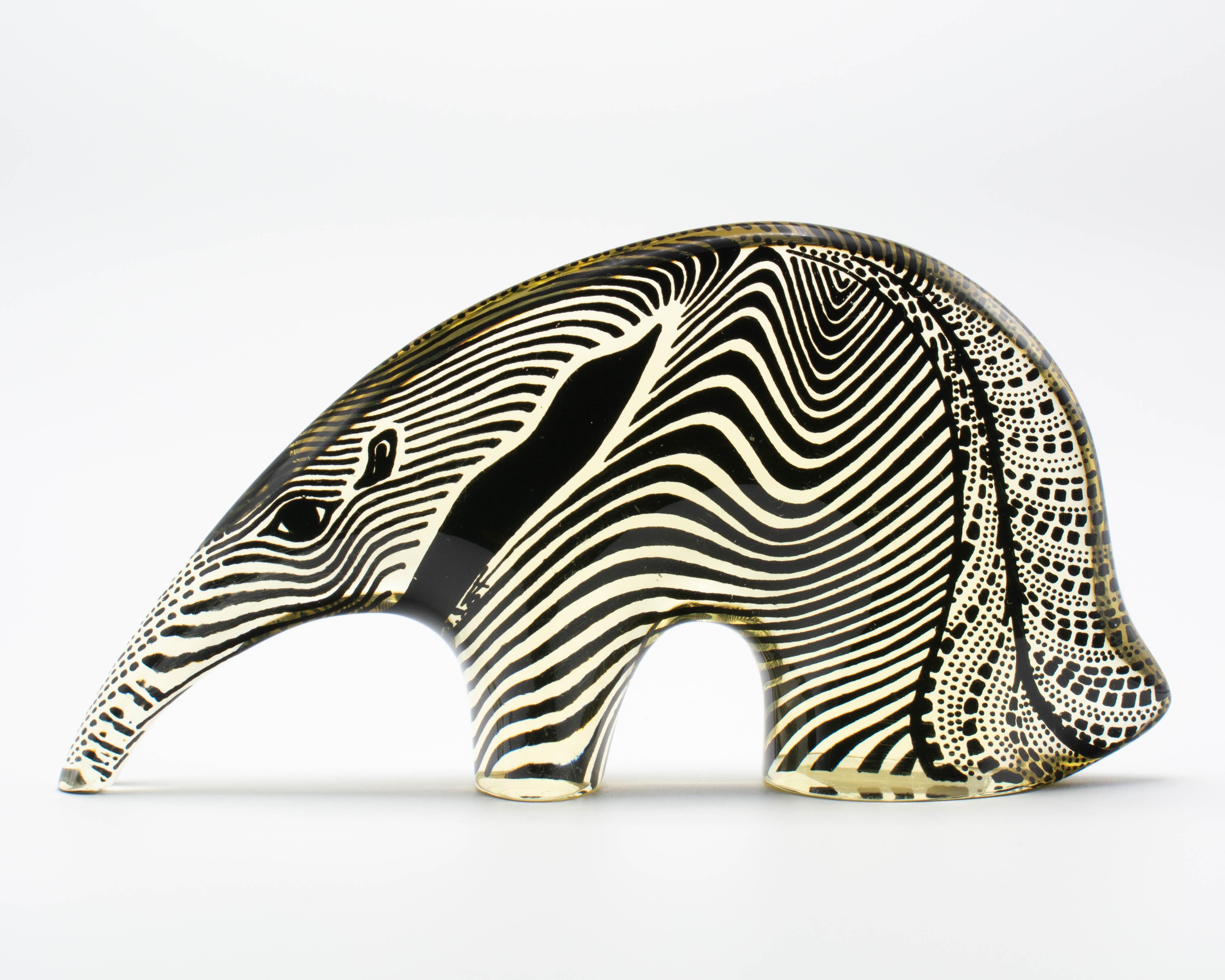 A Mid-Century Modern Lucite Op Art anteater designed by Abraham Palatnik. Remnant of label on bottom. Abraham Palatnik (born in 1928) is a Brazilian artist and inventor whose innovations include kinechromatic art. Part of the Artemis collection that