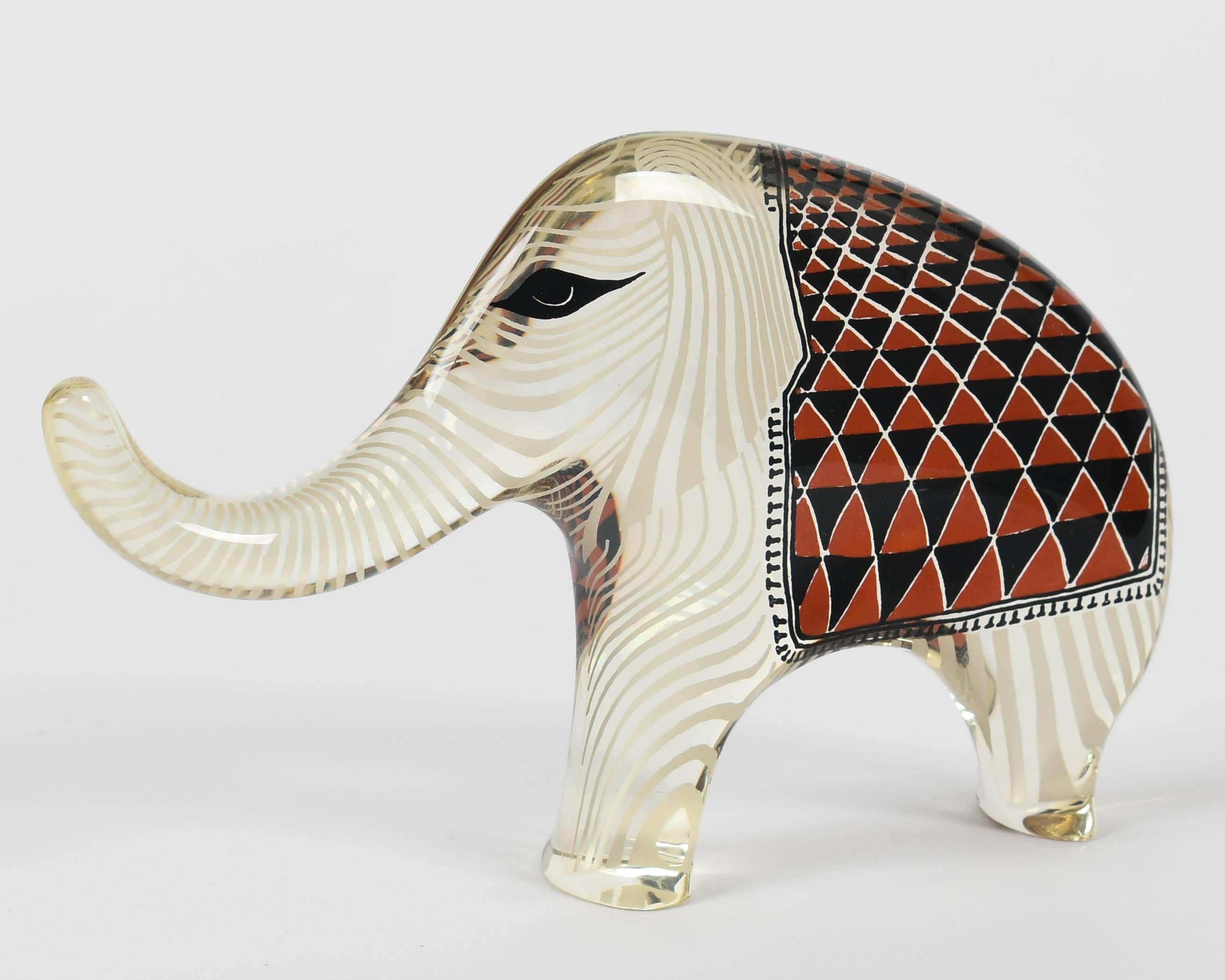 Palatnik Op-Art-Lucite-Elefant mit roter Decke (20. Jahrhundert) im Angebot