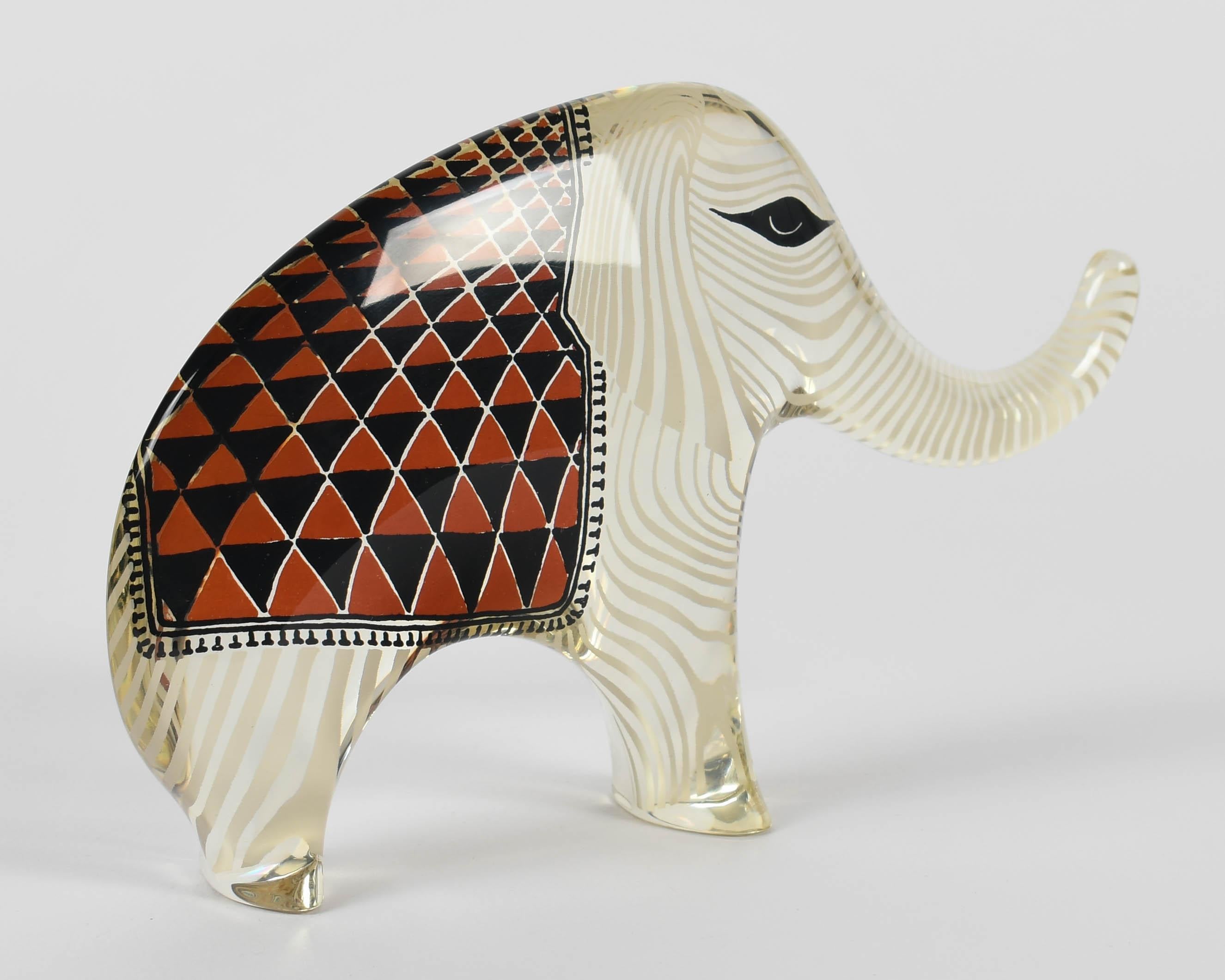 Palatnik Op-Art-Lucite-Elefant mit roter Decke im Angebot 1
