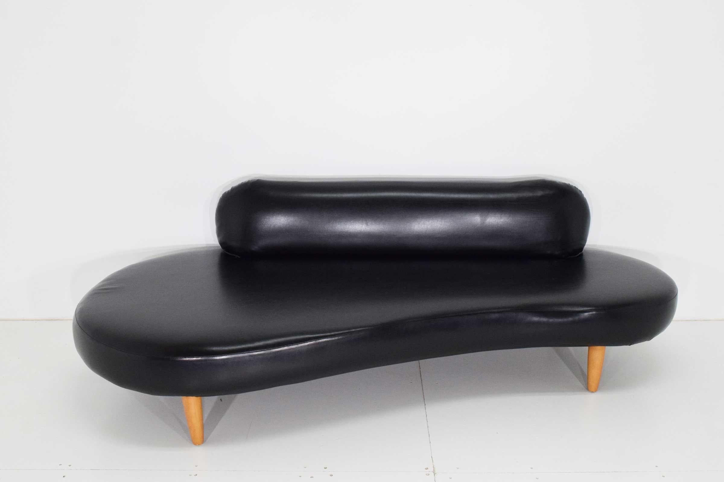 The Noguchi sofa is no longer offered by Palazzetti. This one is executued Naugahyde.
About Palazetti:
Palazzetti created access to the public for the Classic of Modern Furniture in 1981. Since then Palazzetti has refined its collection to include