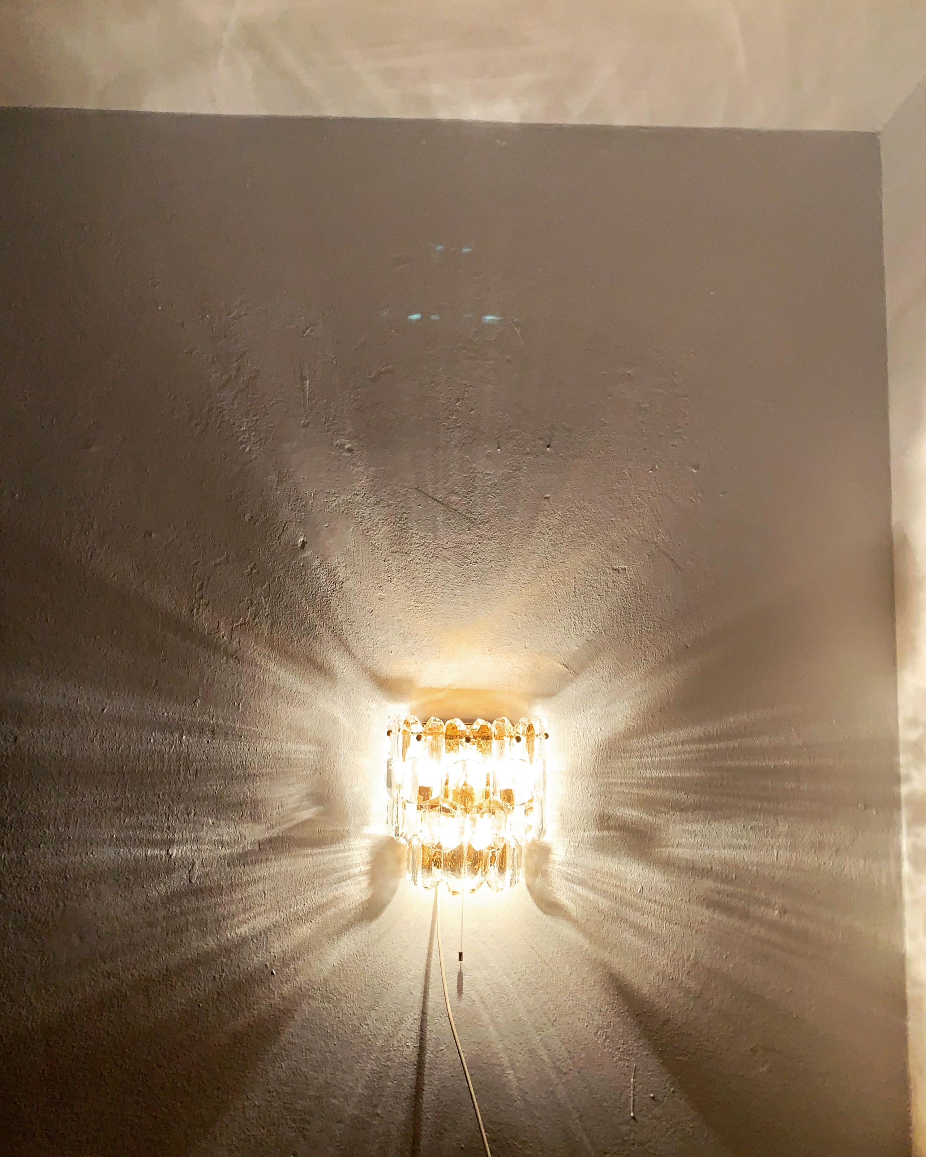 Palazzo-Wandleuchte aus Eisglas von J.T. Kalmar im Zustand „Gut“ im Angebot in München, DE