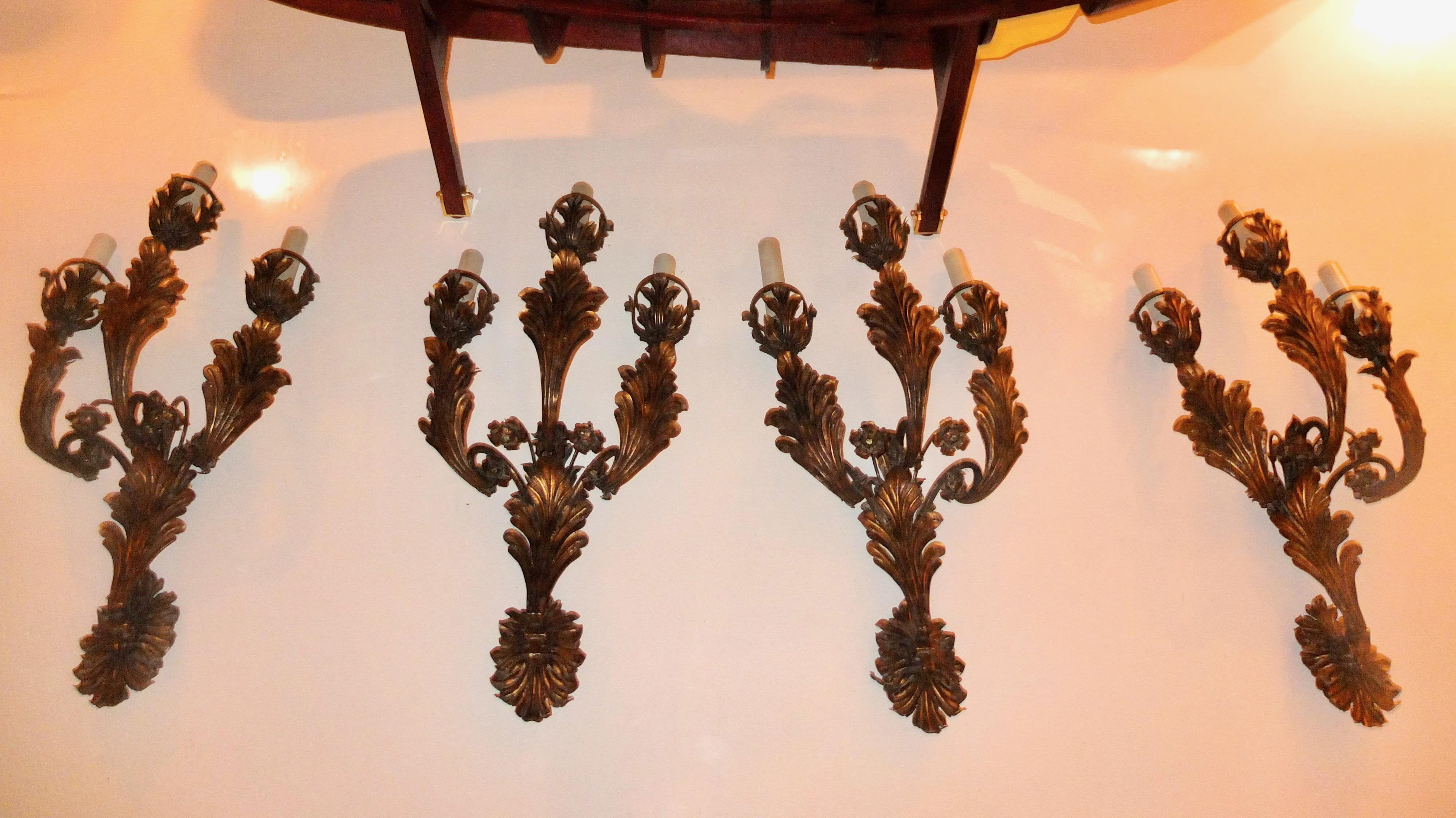 Palazzo Scale Italian Tole Sconces with Acanthus Leaves For Sale 5